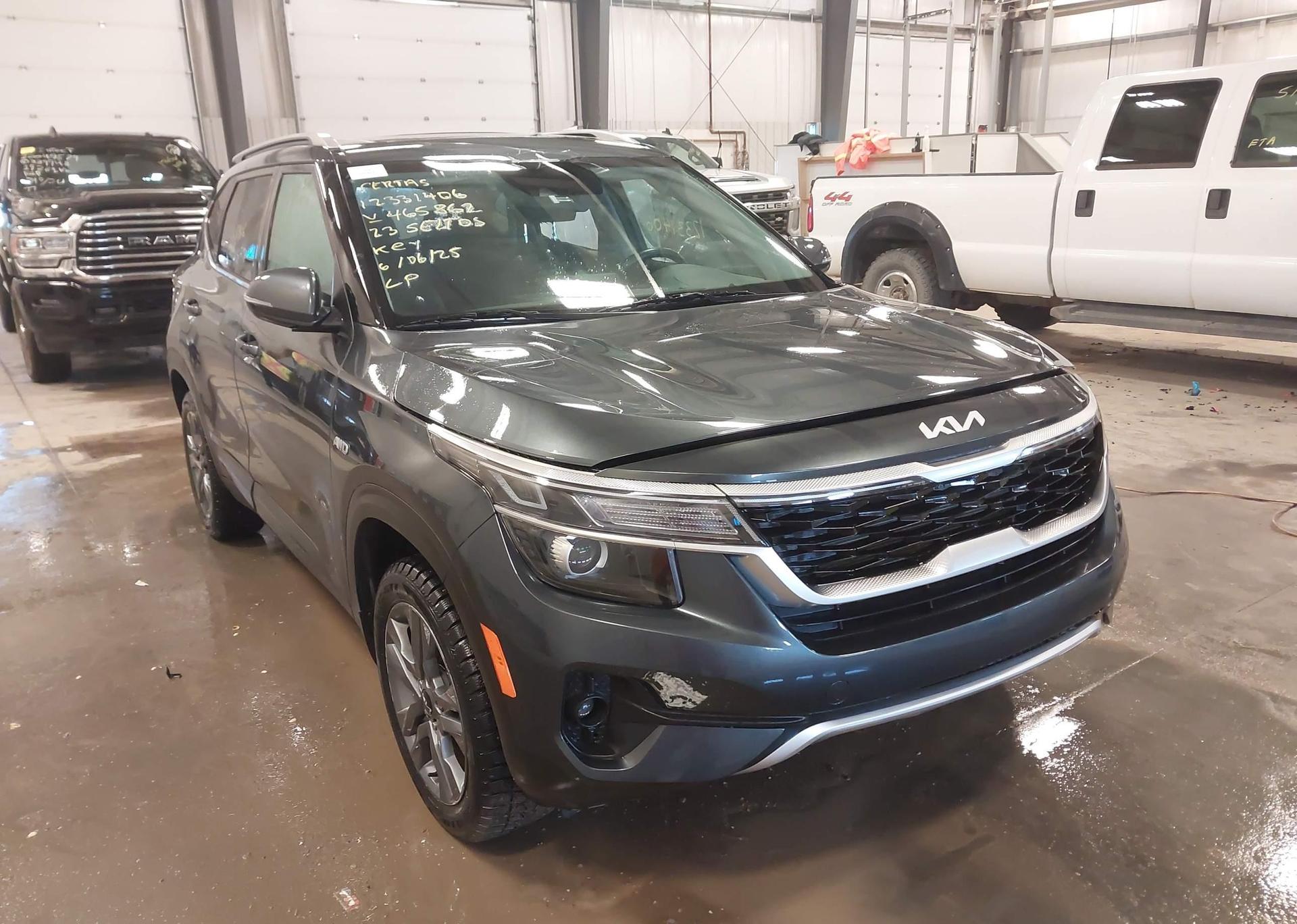 2023 KIA SELTOS S