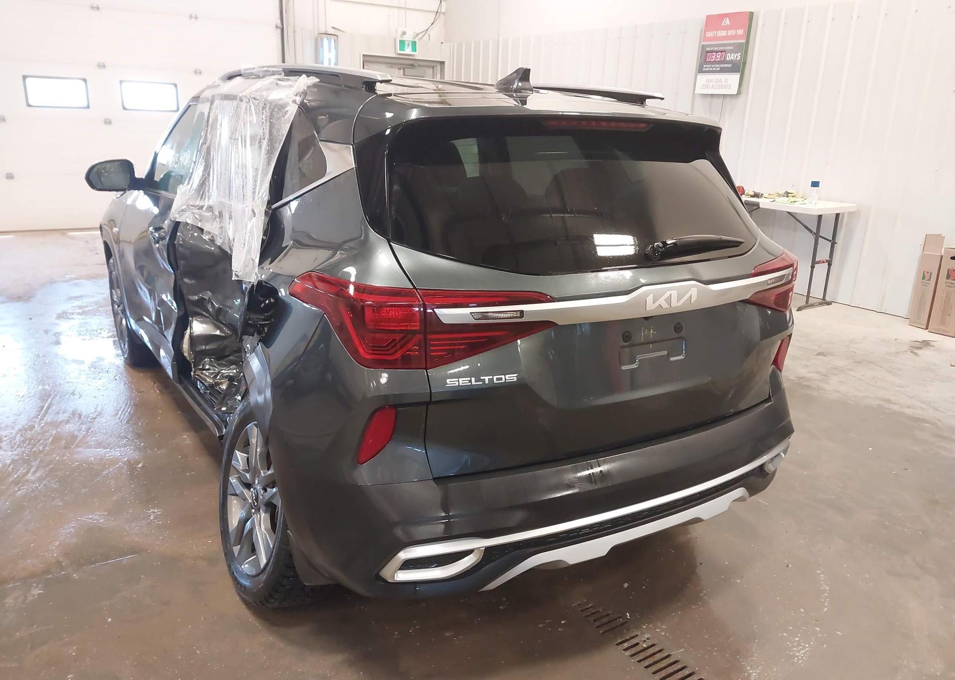 2023 KIA SELTOS S