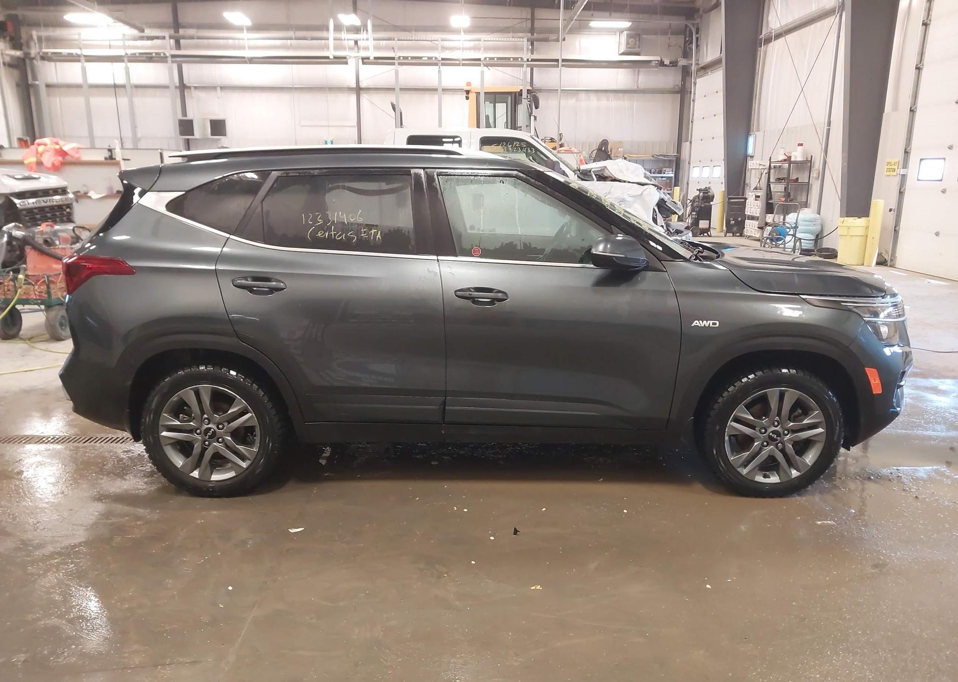 2023 KIA SELTOS S