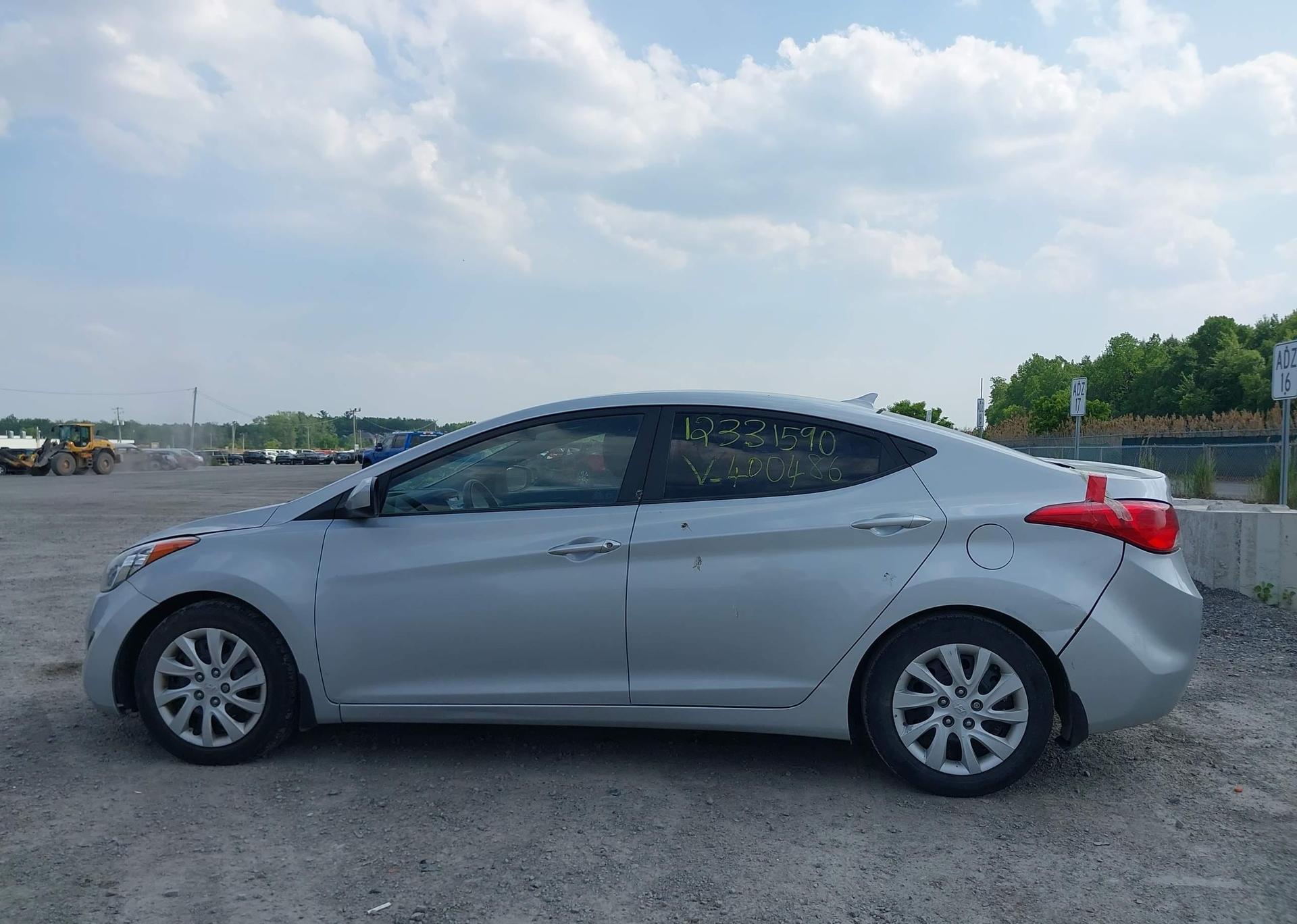 2013 HYUNDAI ELANTRA GL