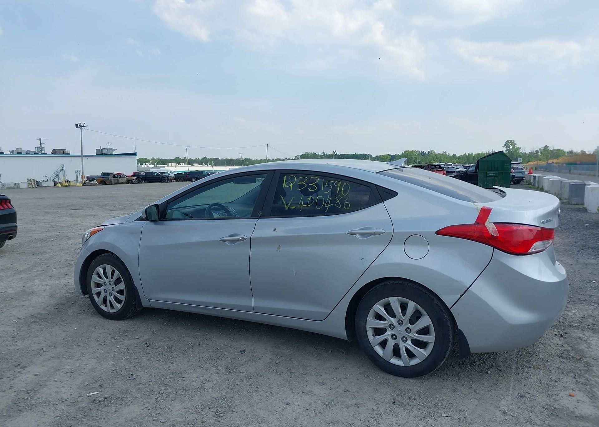 2013 HYUNDAI ELANTRA GL