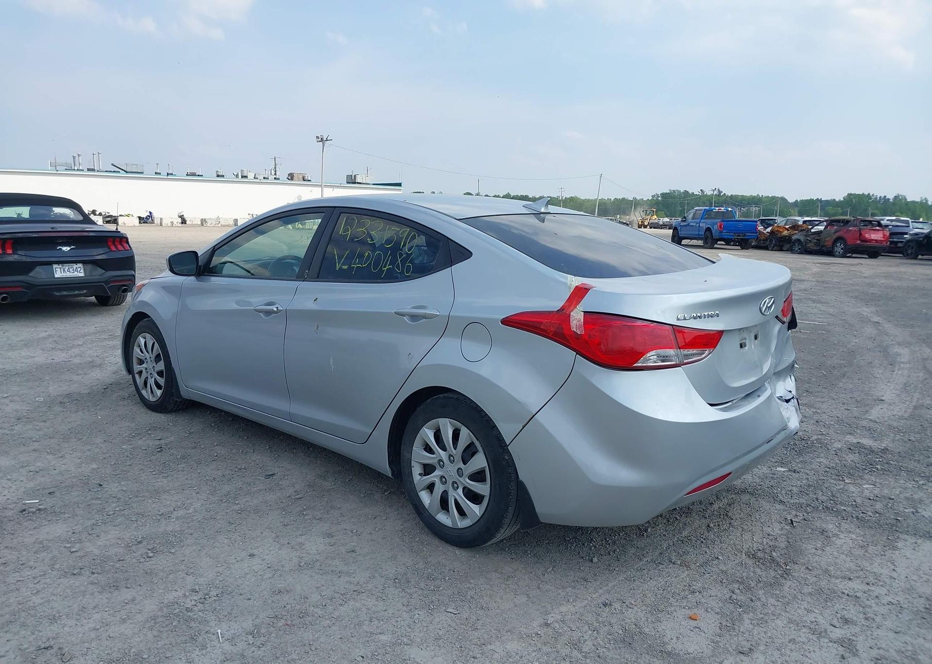 2013 HYUNDAI ELANTRA GL