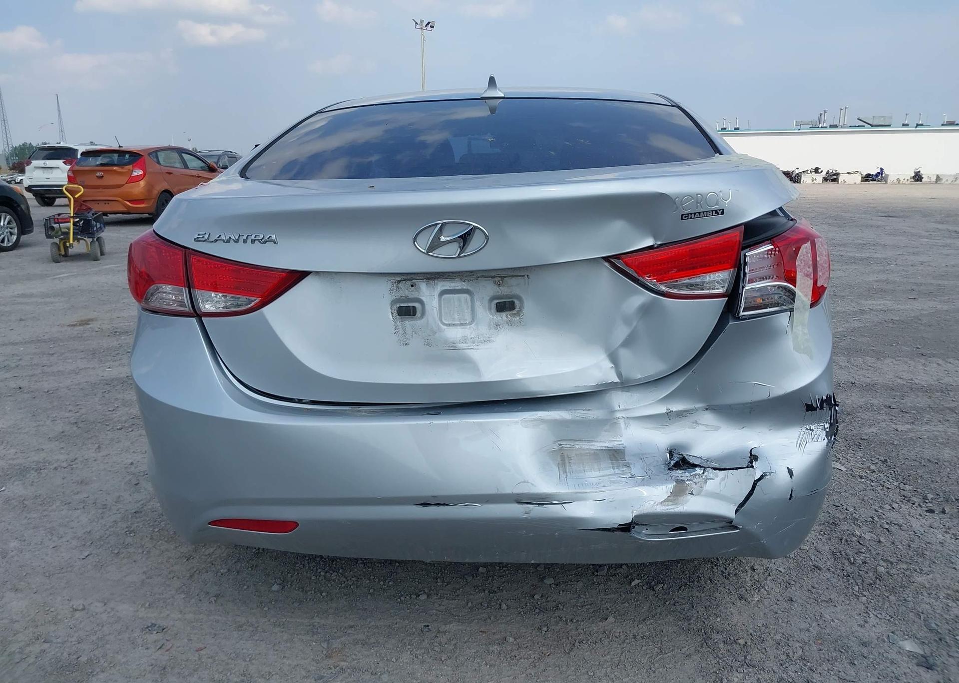 2013 HYUNDAI ELANTRA GL