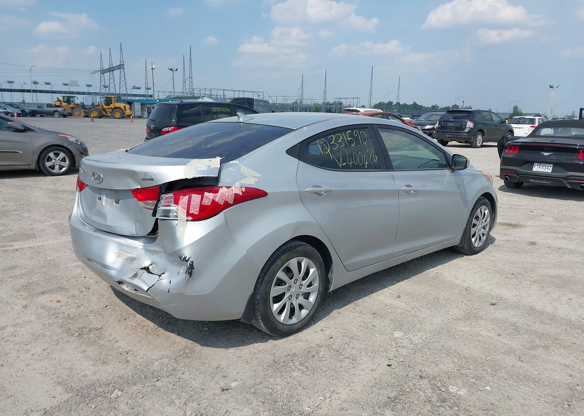 2013 HYUNDAI ELANTRA GL