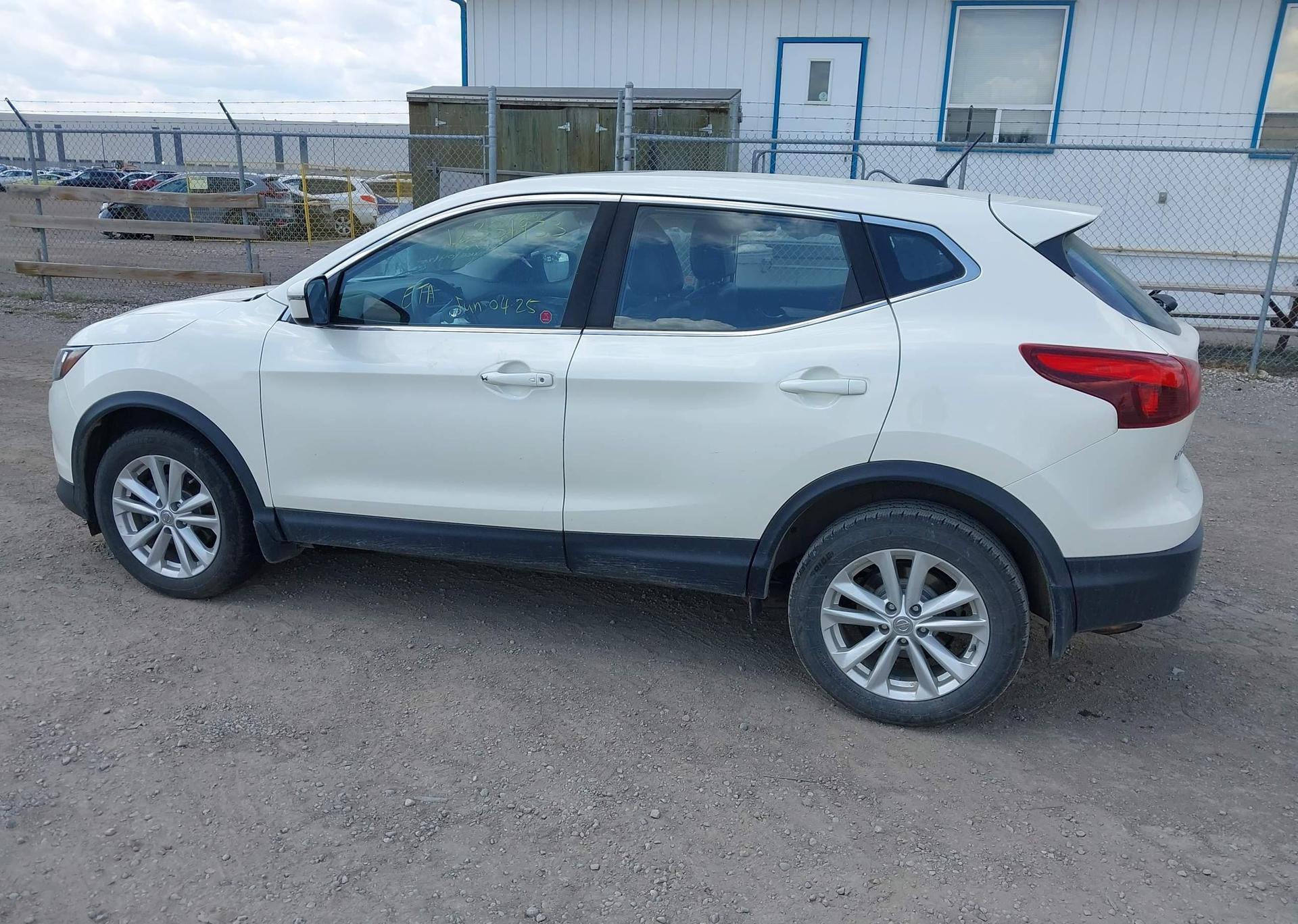 2017 NISSAN QASHQAI S