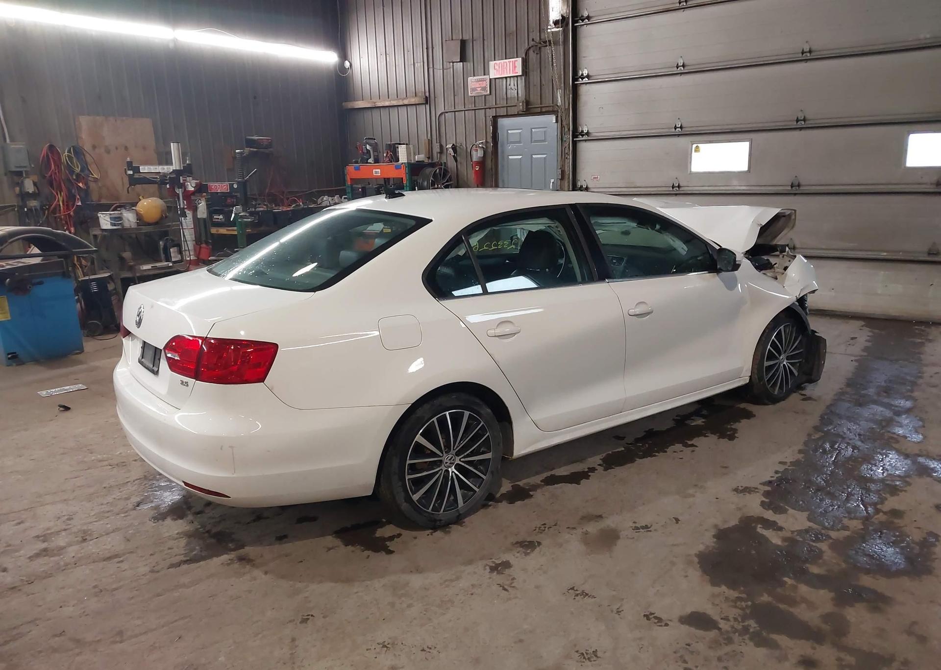 2013 VOLKSWAGEN JETTA