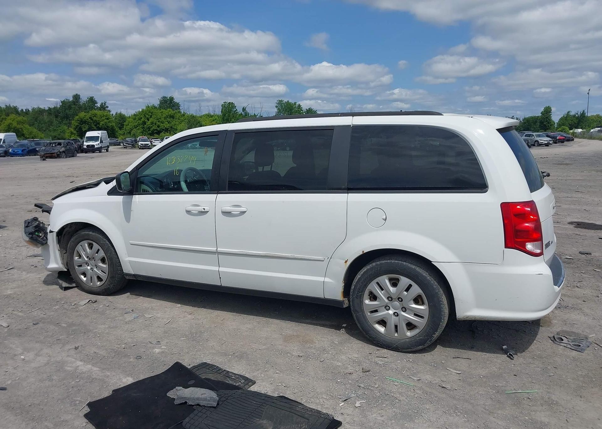 2016 DODGE GRAND CARAVAN SE