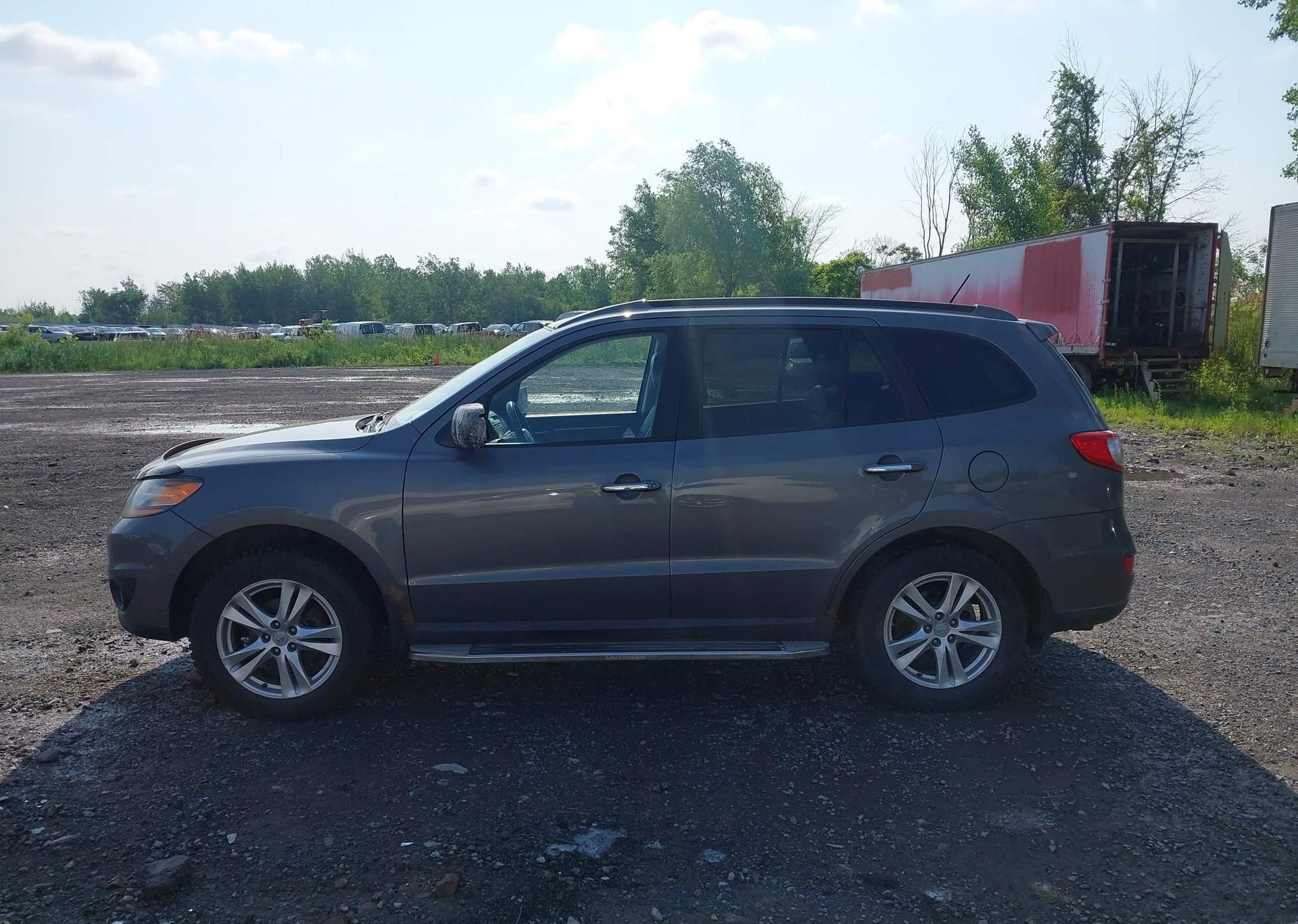 2010 HYUNDAI SANTA FE SE