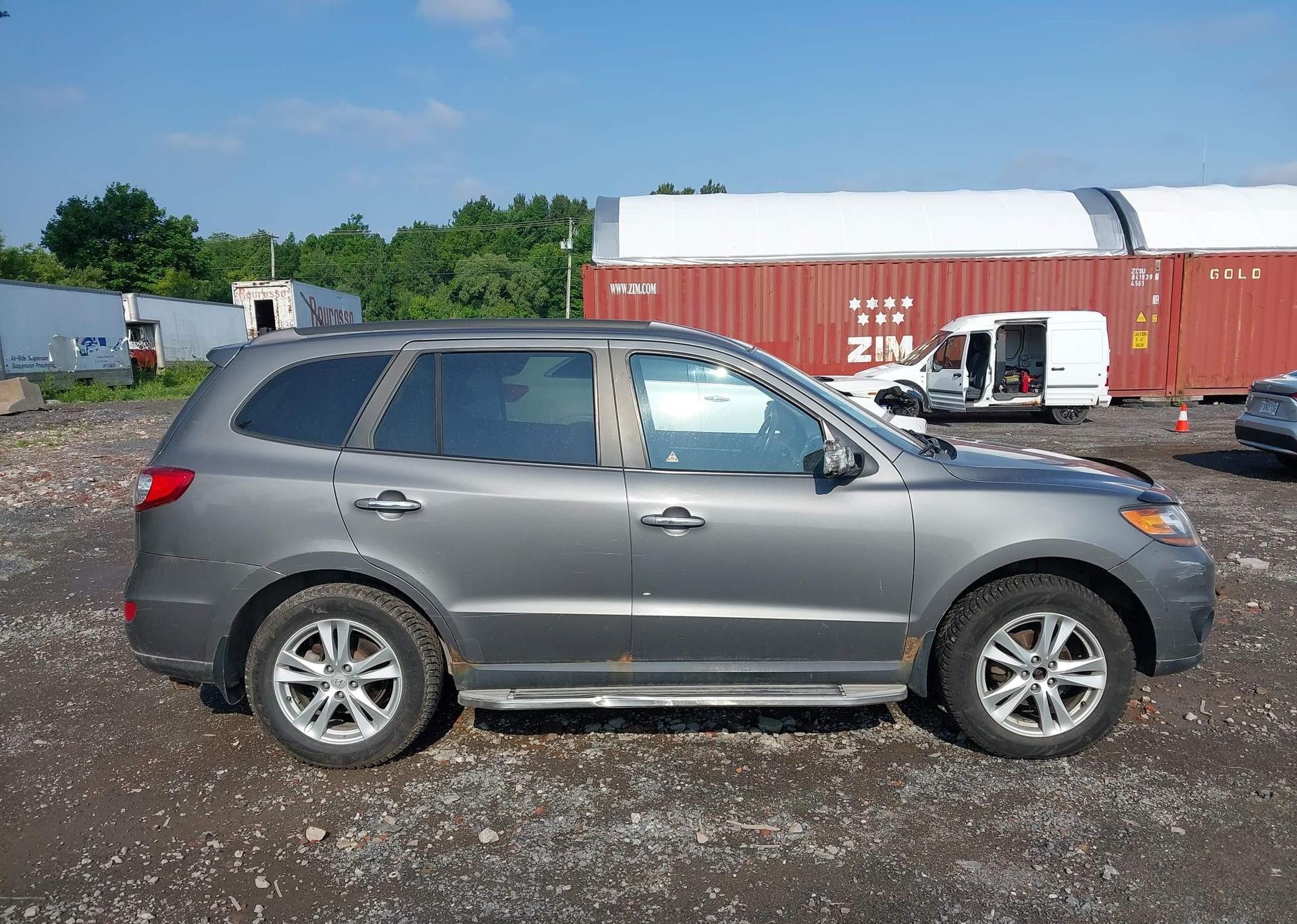 2010 HYUNDAI SANTA FE SE