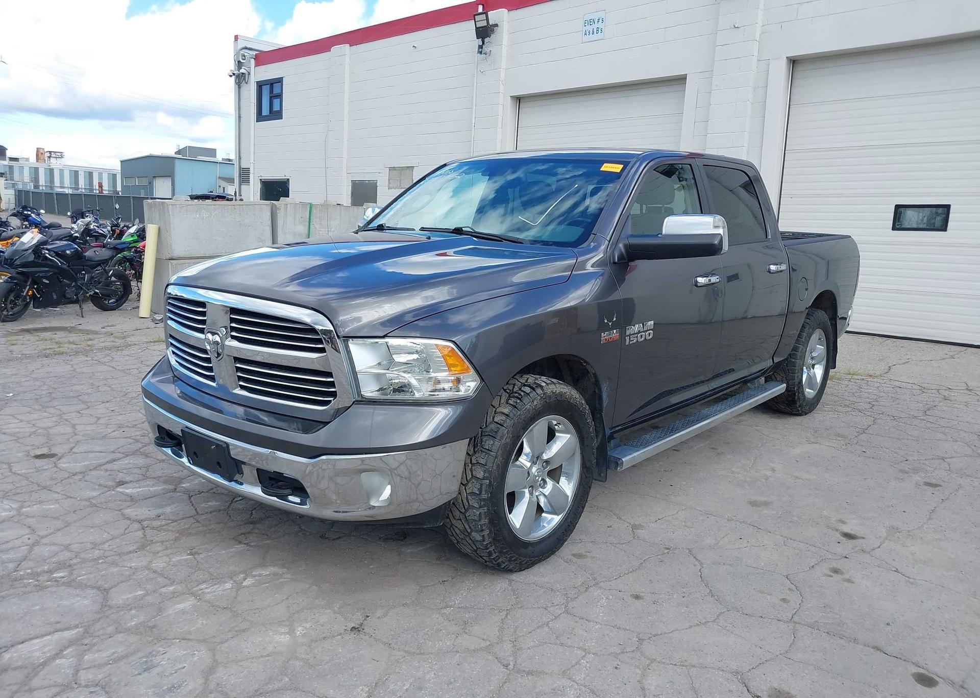 2015 RAM 1500 SLT
