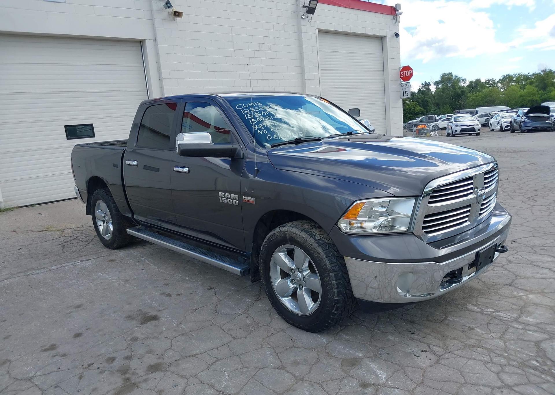 2015 RAM 1500 SLT