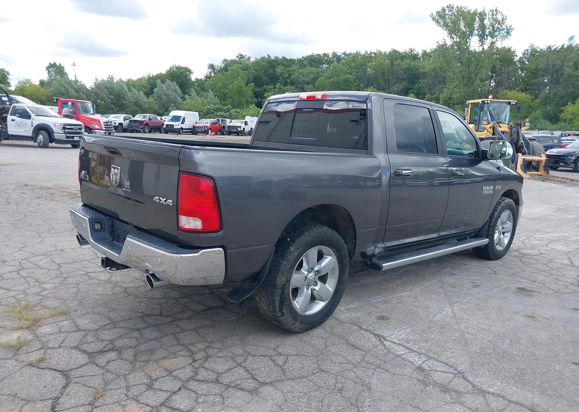 2015 RAM 1500 SLT