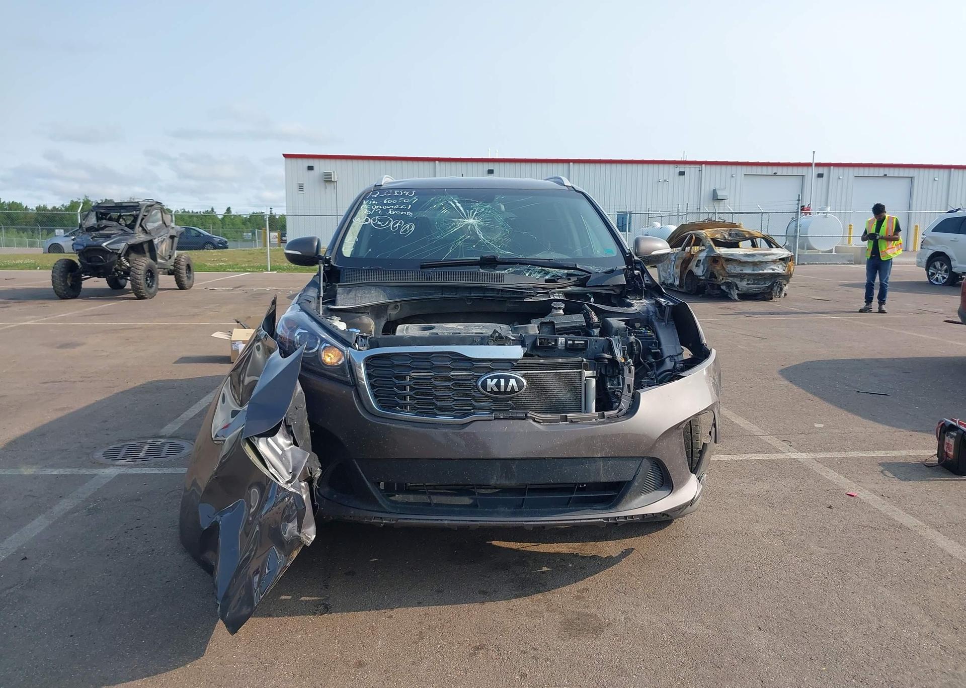 2019 KIA SORENTO 2.4L EX