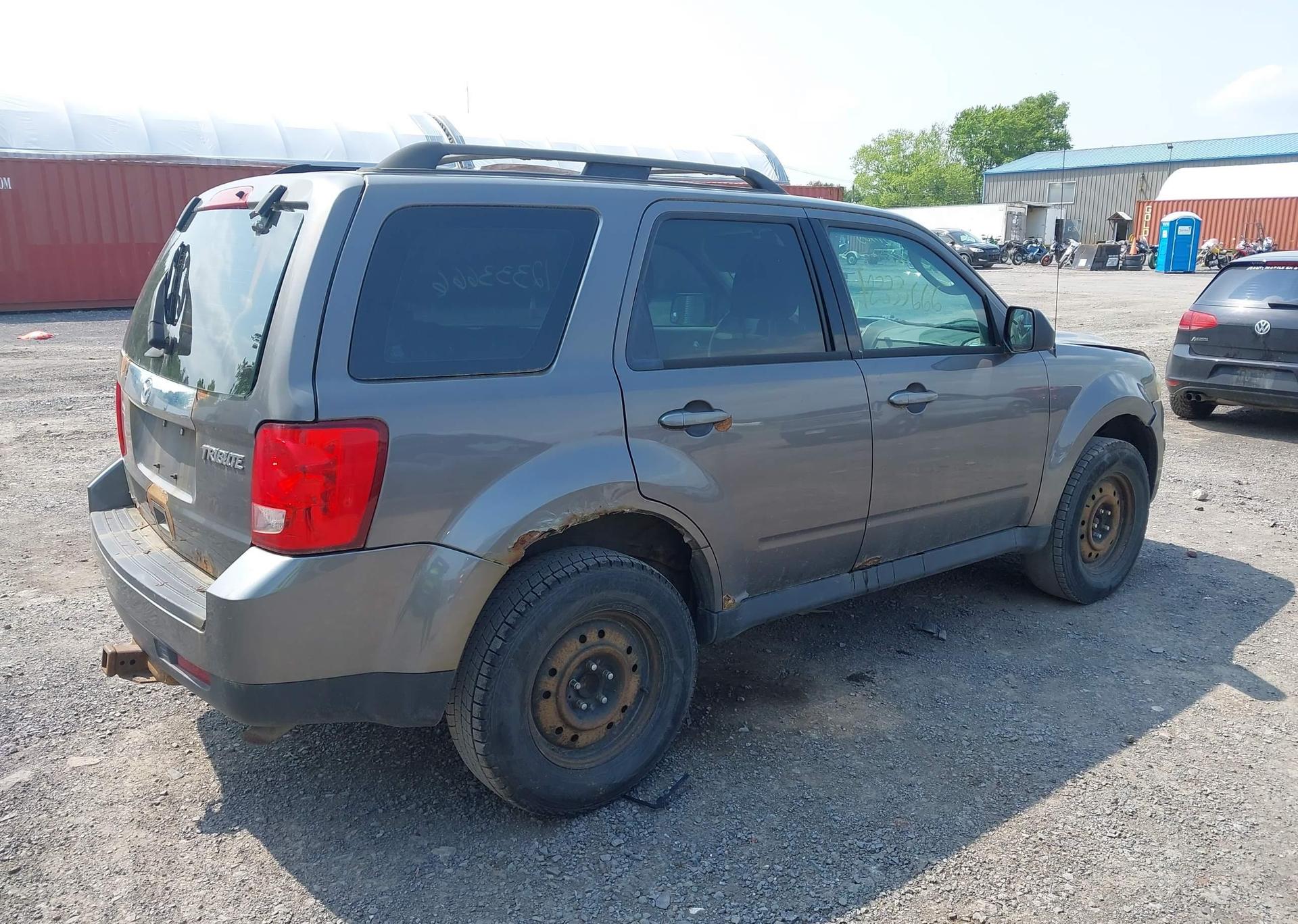 2011 MAZDA TRIBUTE I