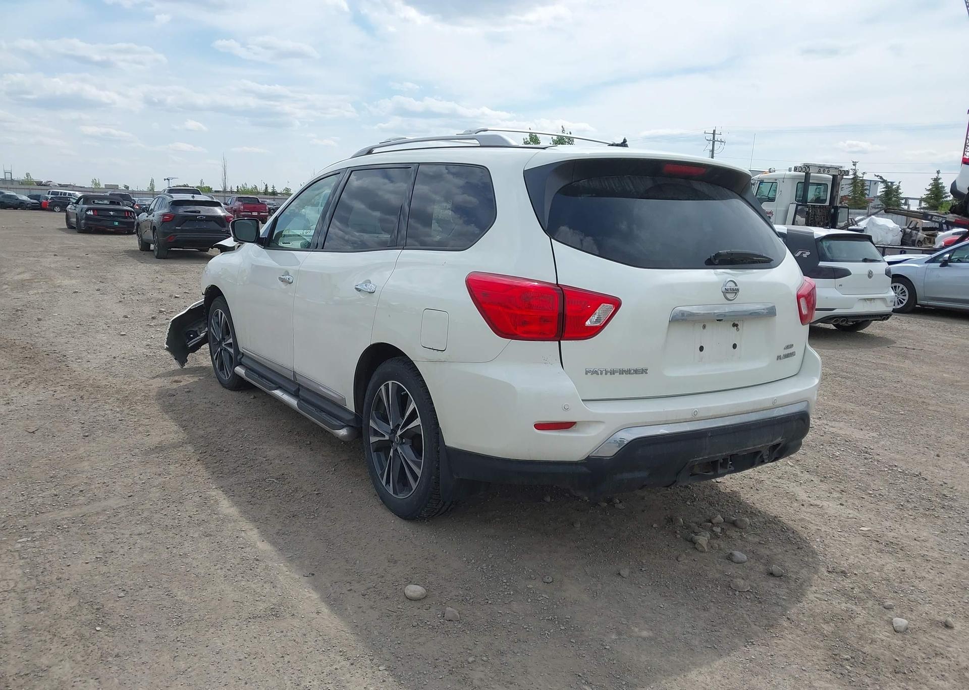 2017 NISSAN PATHFINDER PLATINUM