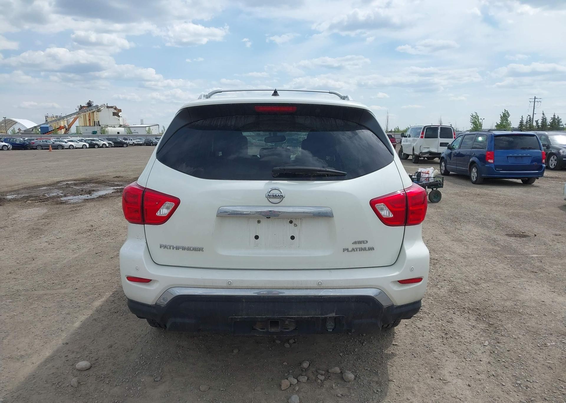 2017 NISSAN PATHFINDER PLATINUM