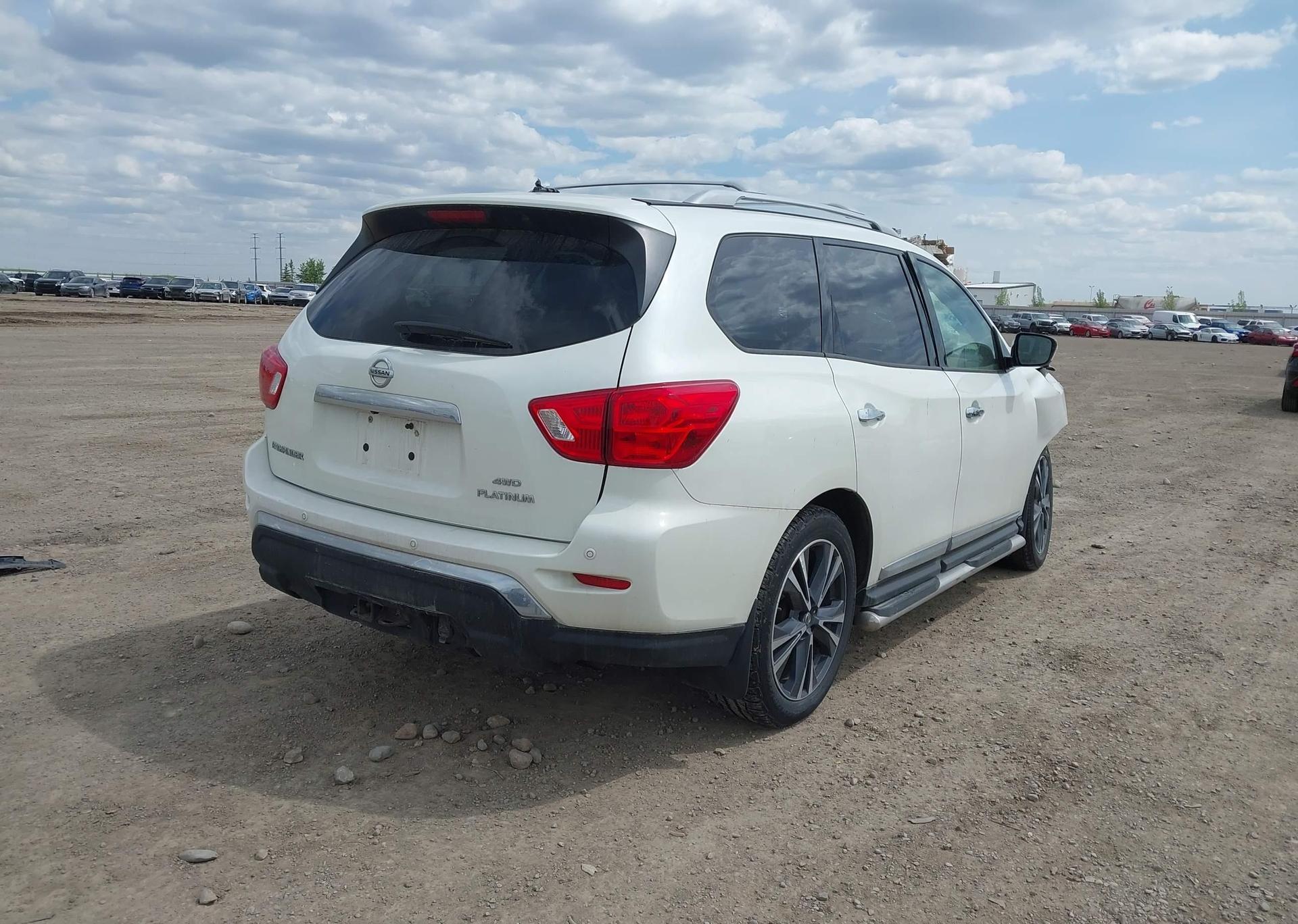 2017 NISSAN PATHFINDER PLATINUM