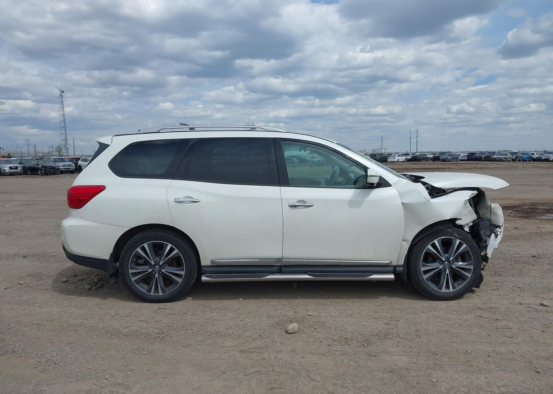 2017 NISSAN PATHFINDER PLATINUM
