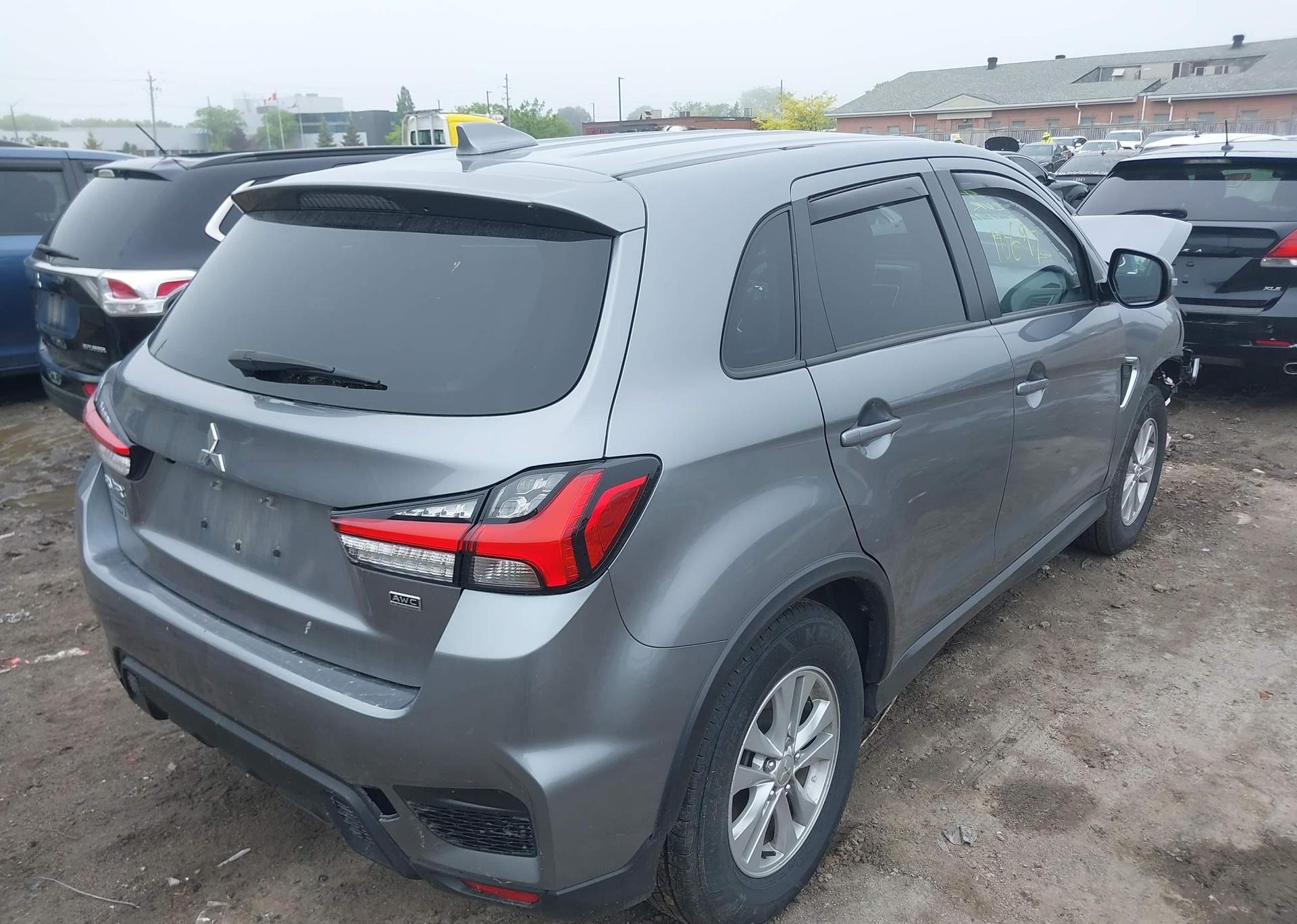 2023 MITSUBISHI RVR SE