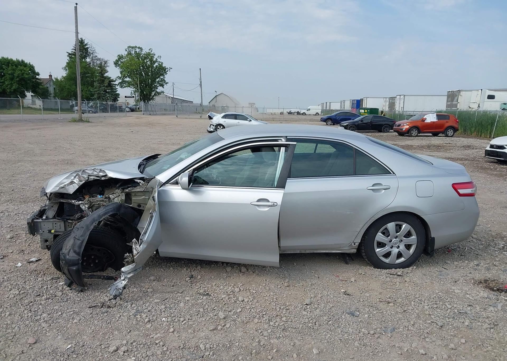2010 TOYOTA CAMRY SE