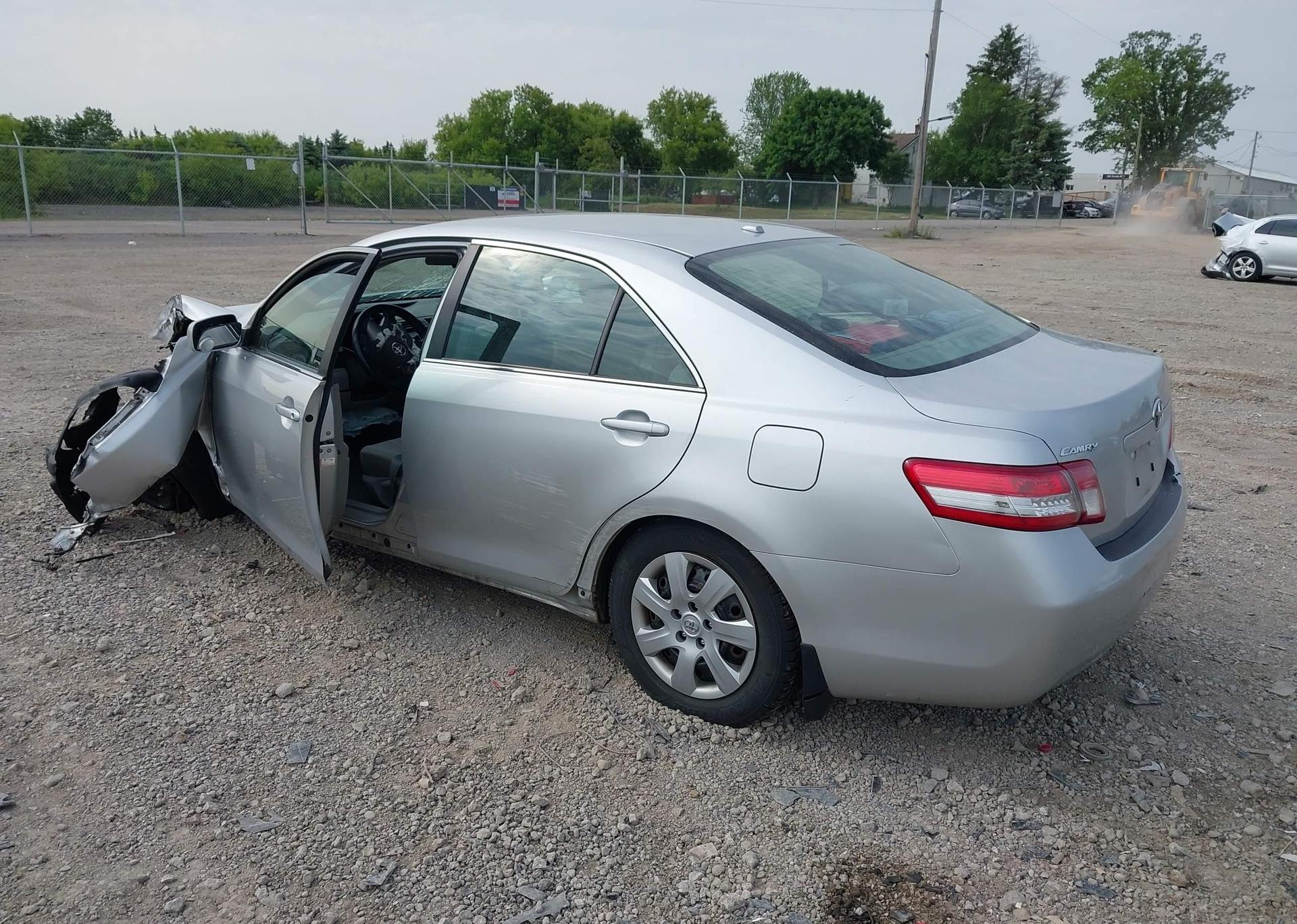 2010 TOYOTA CAMRY SE