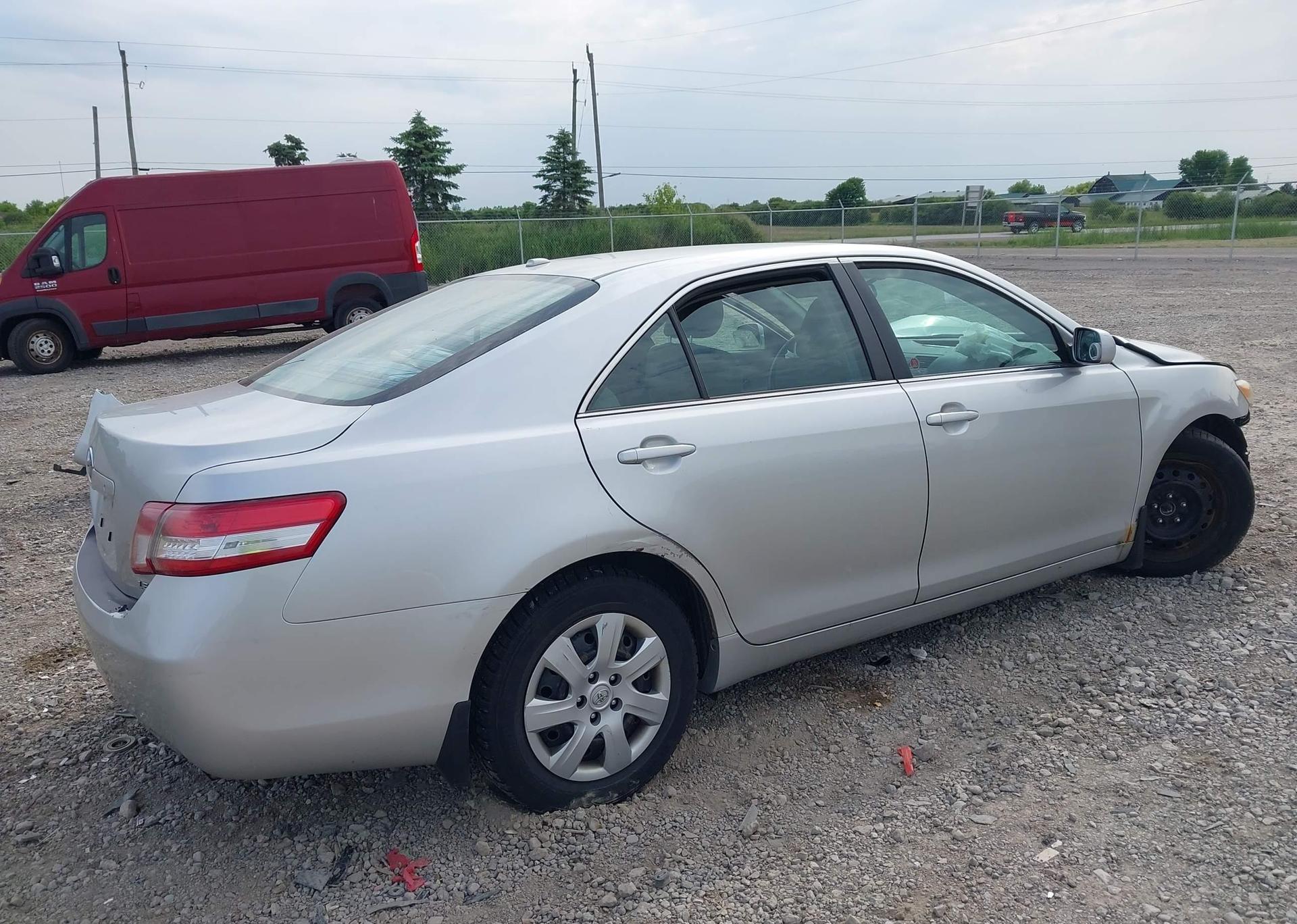 2010 TOYOTA CAMRY SE