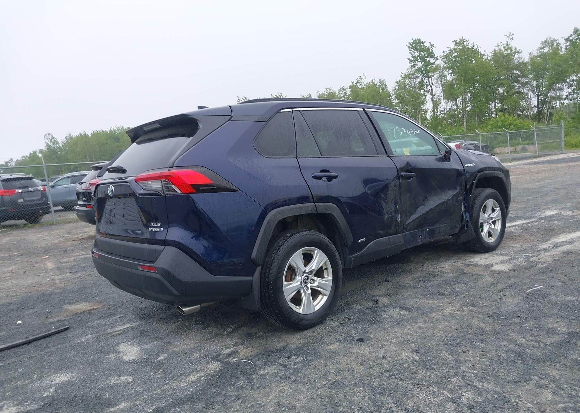 2019 TOYOTA RAV4 HYBRID XLE
