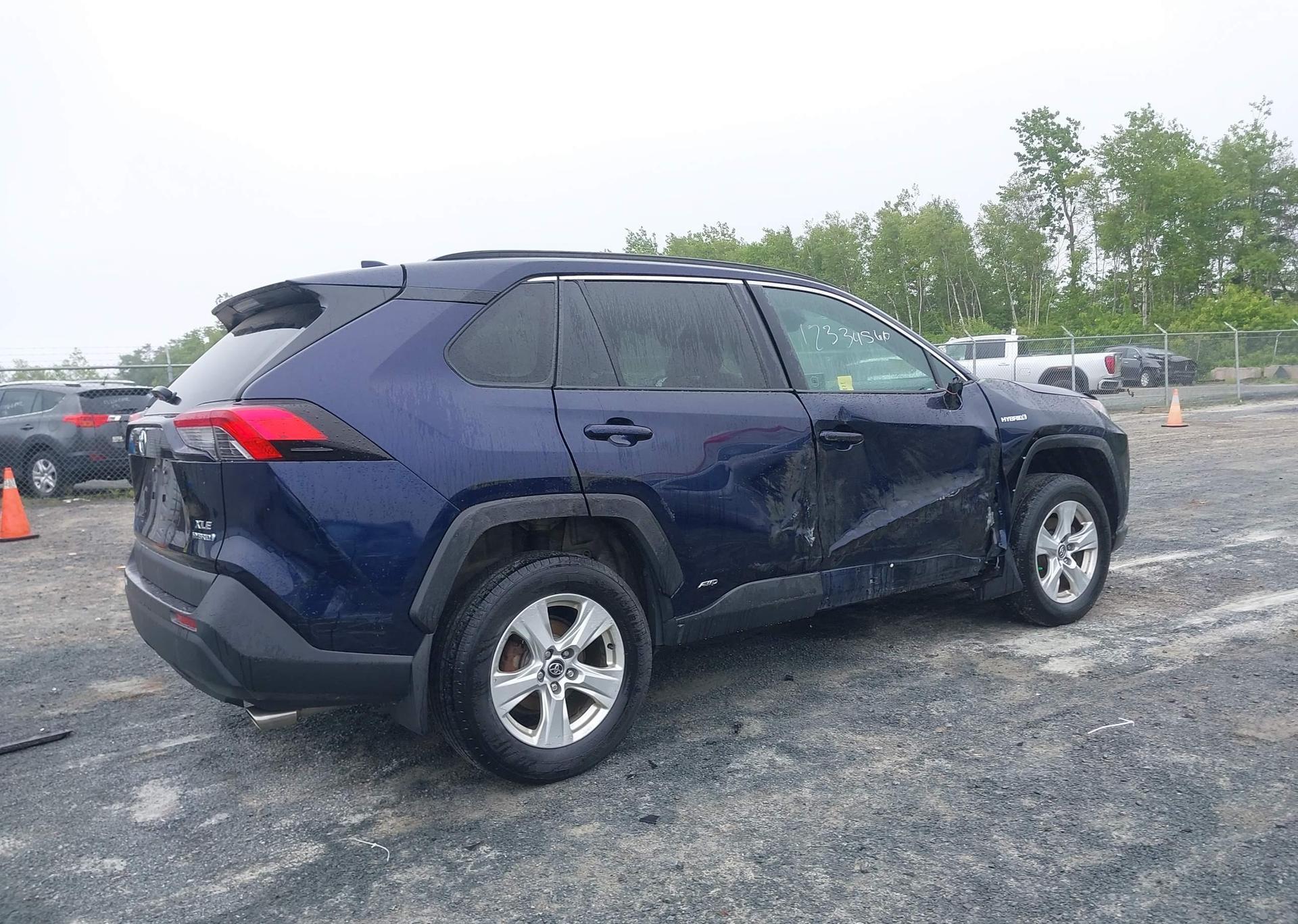 2019 TOYOTA RAV4 HYBRID XLE