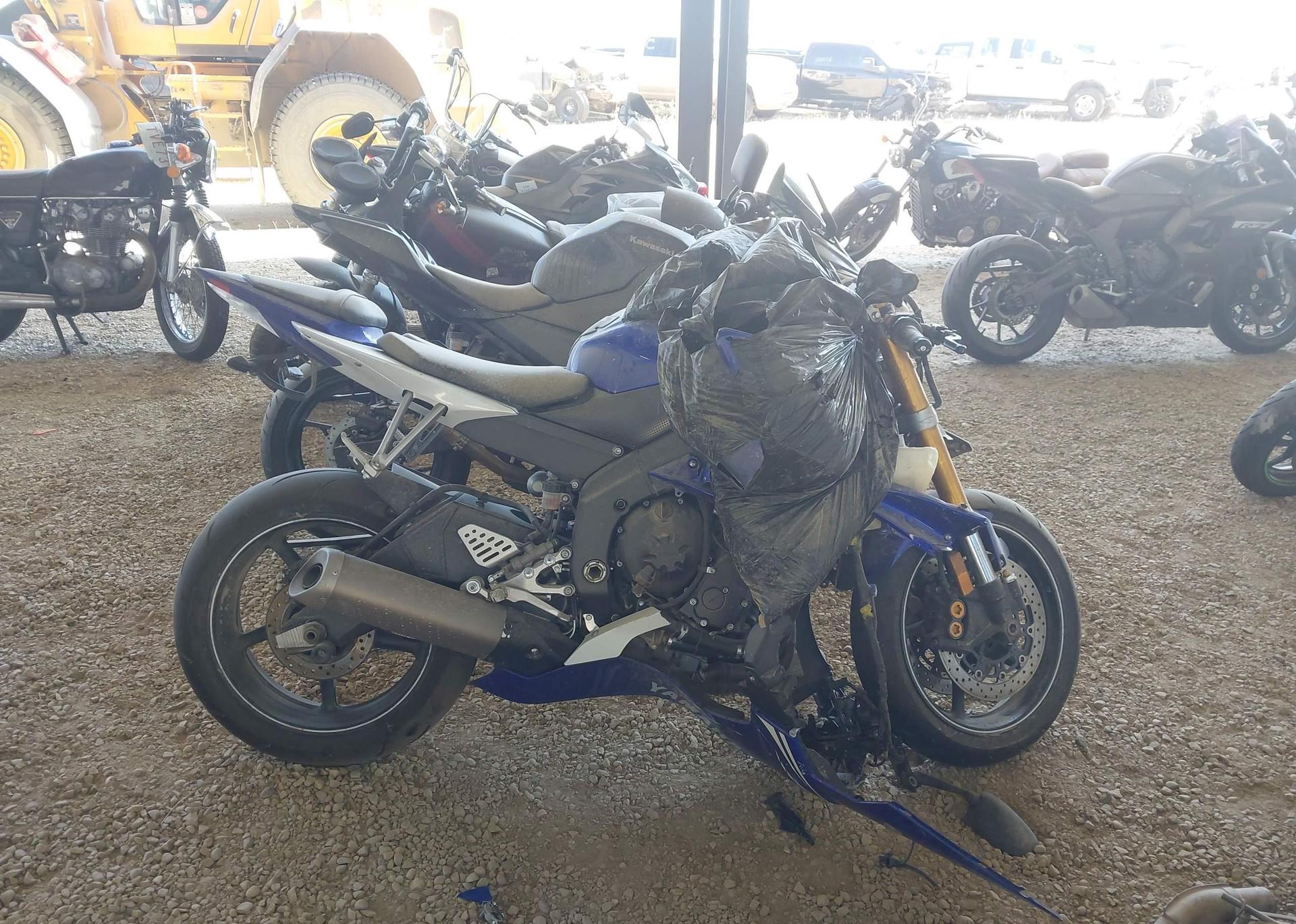 2011 YAMAHA YZFR6