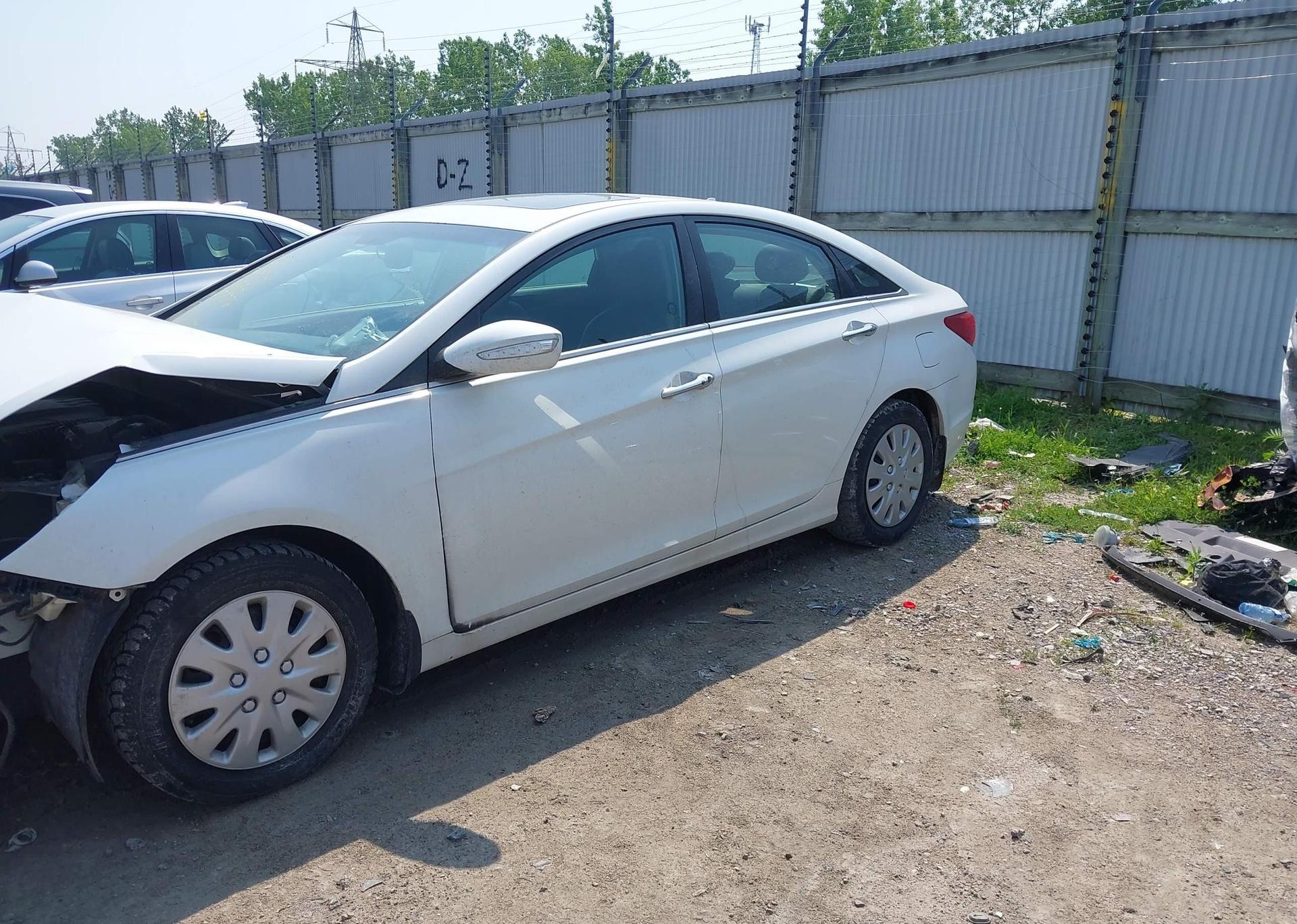 2011 HYUNDAI SONATA SE