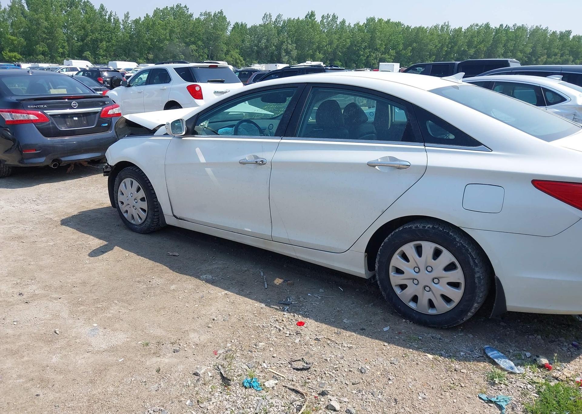 2011 HYUNDAI SONATA SE