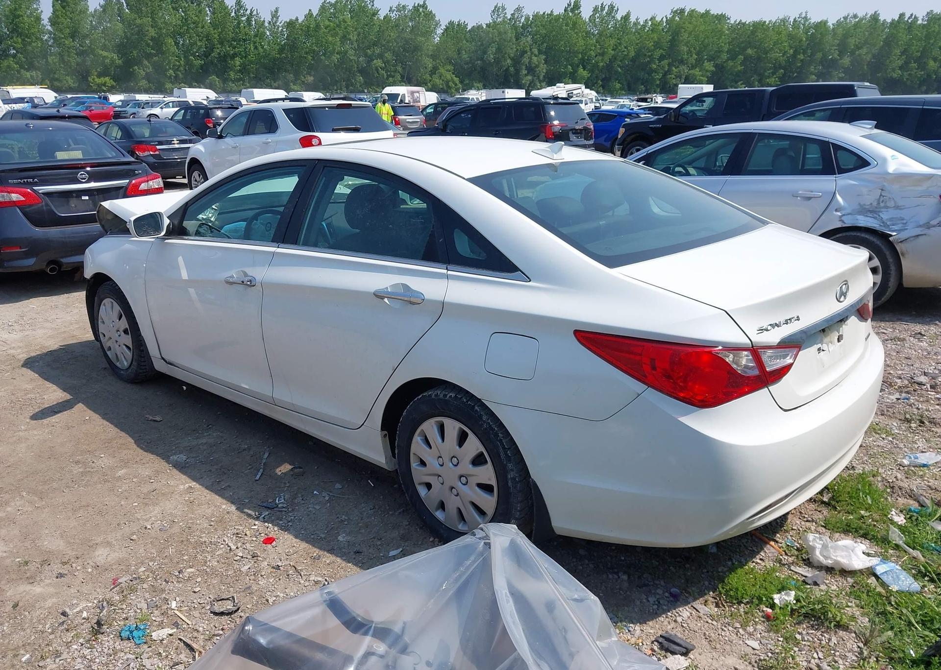 2011 HYUNDAI SONATA SE