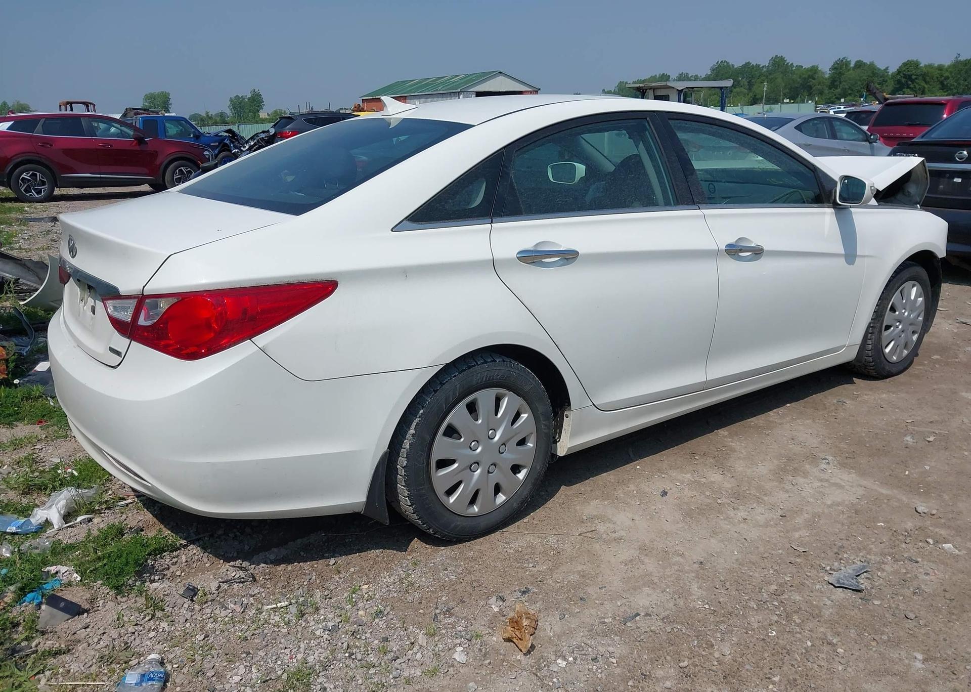 2011 HYUNDAI SONATA SE