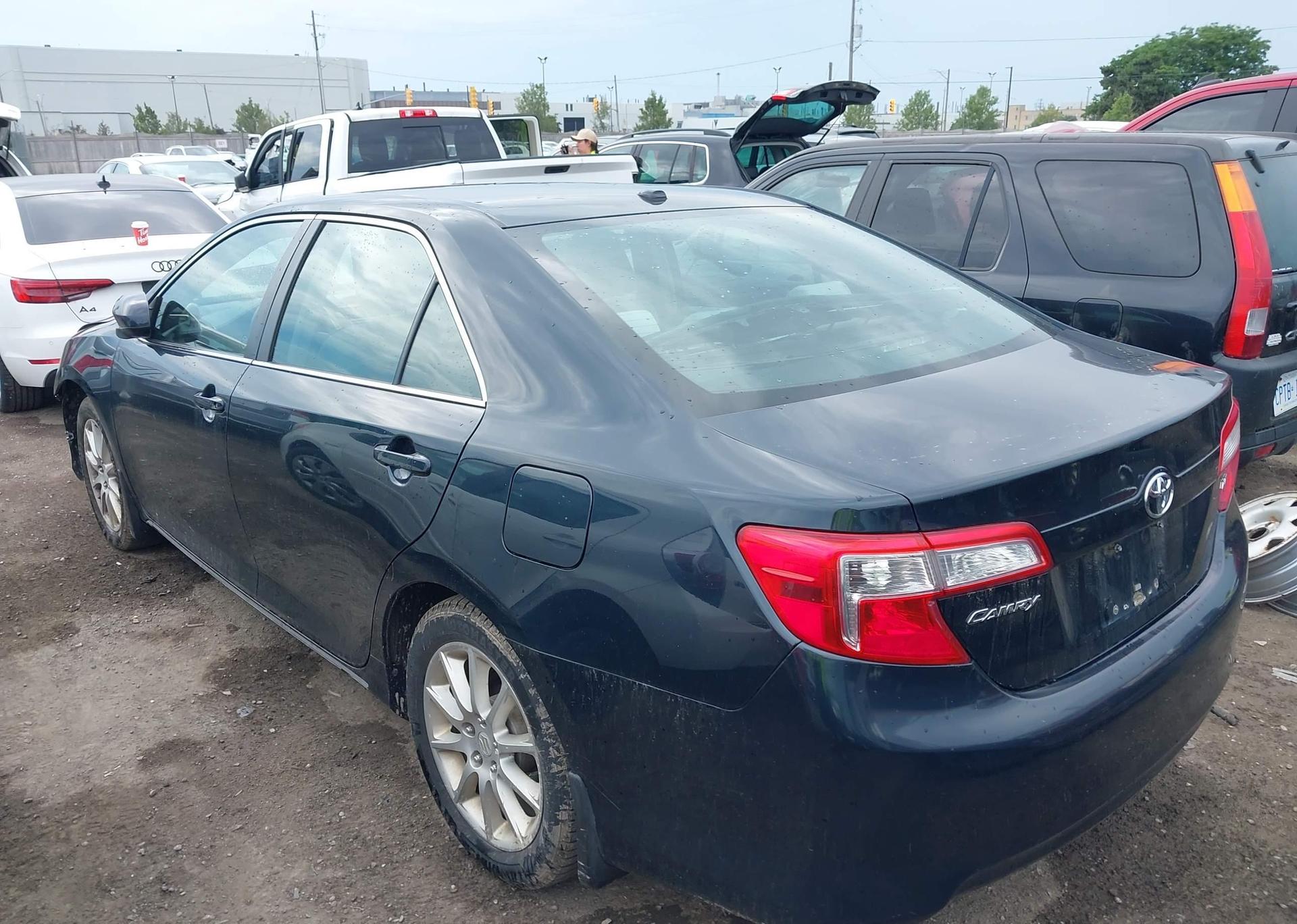 2014 TOYOTA CAMRY