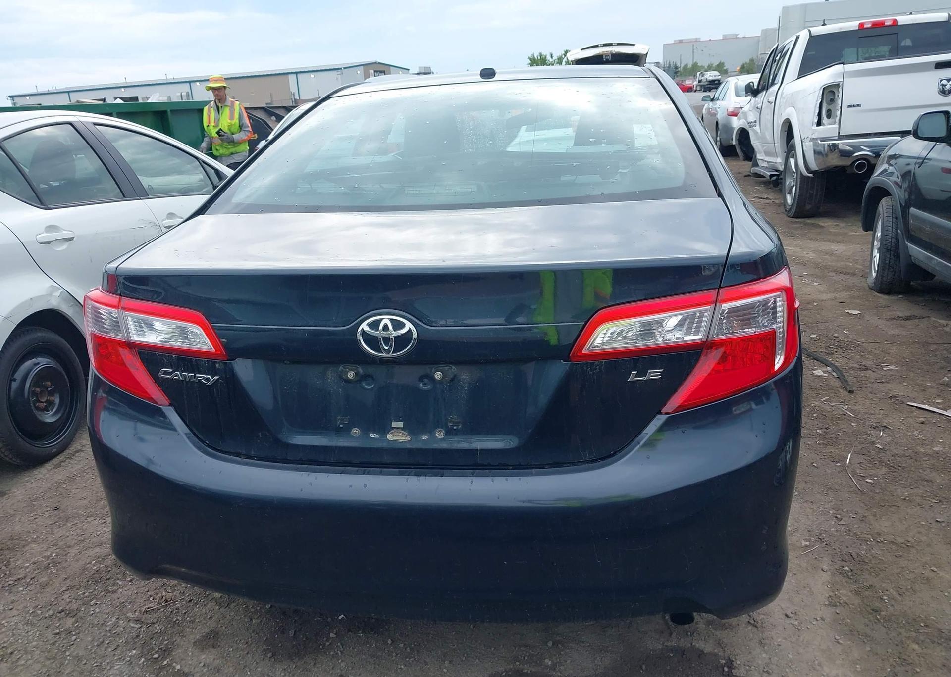 2014 TOYOTA CAMRY