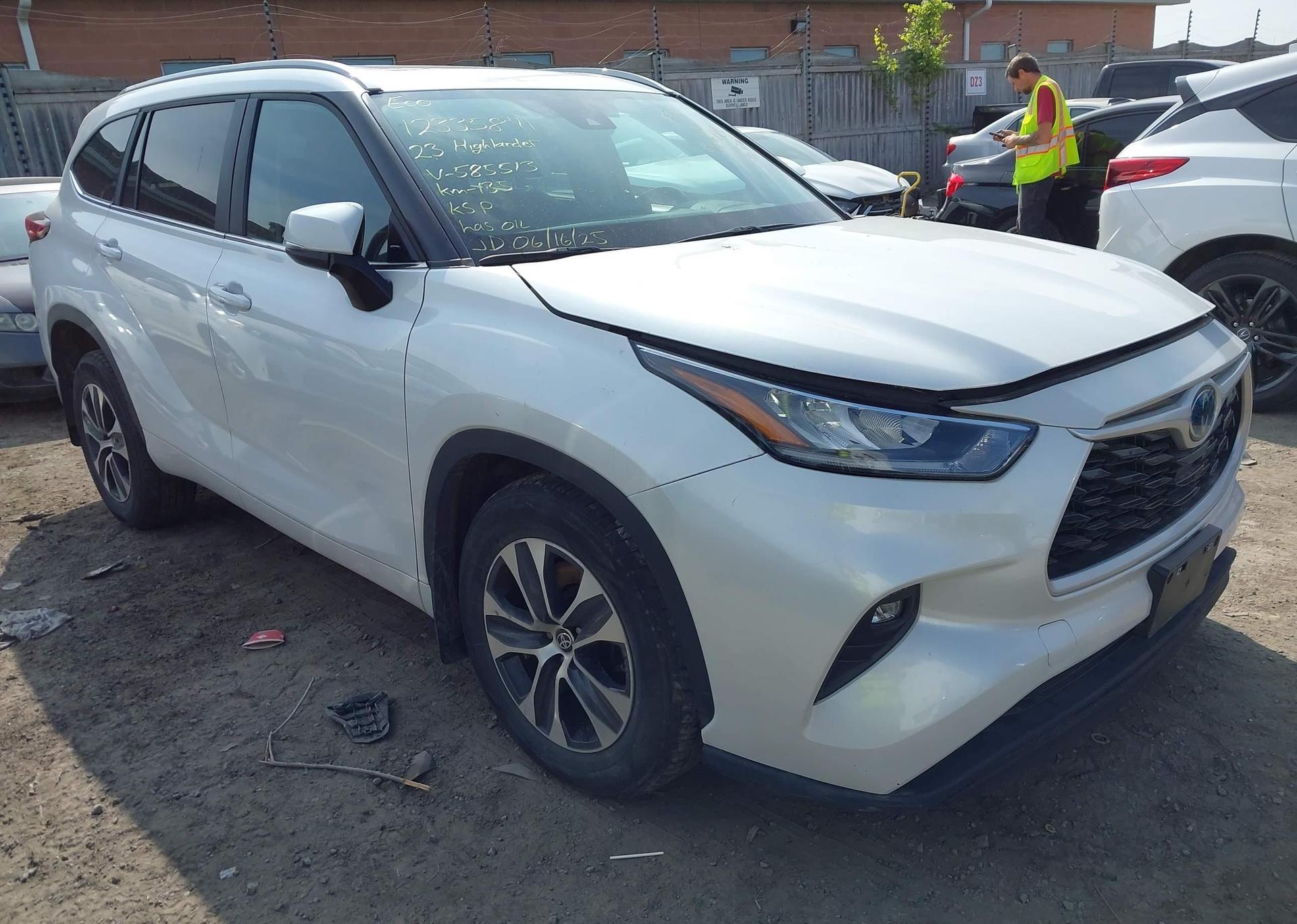 2023 TOYOTA HIGHLANDER HYBRID XLE