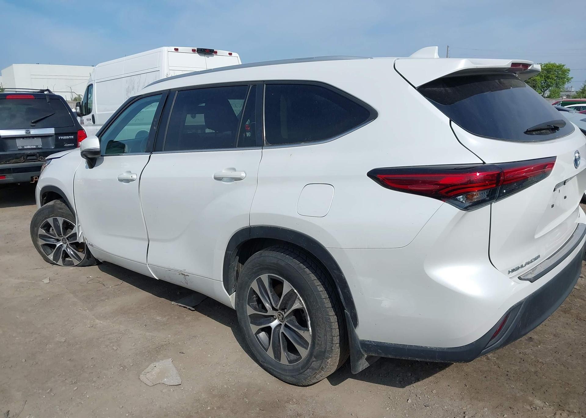 2023 TOYOTA HIGHLANDER HYBRID XLE