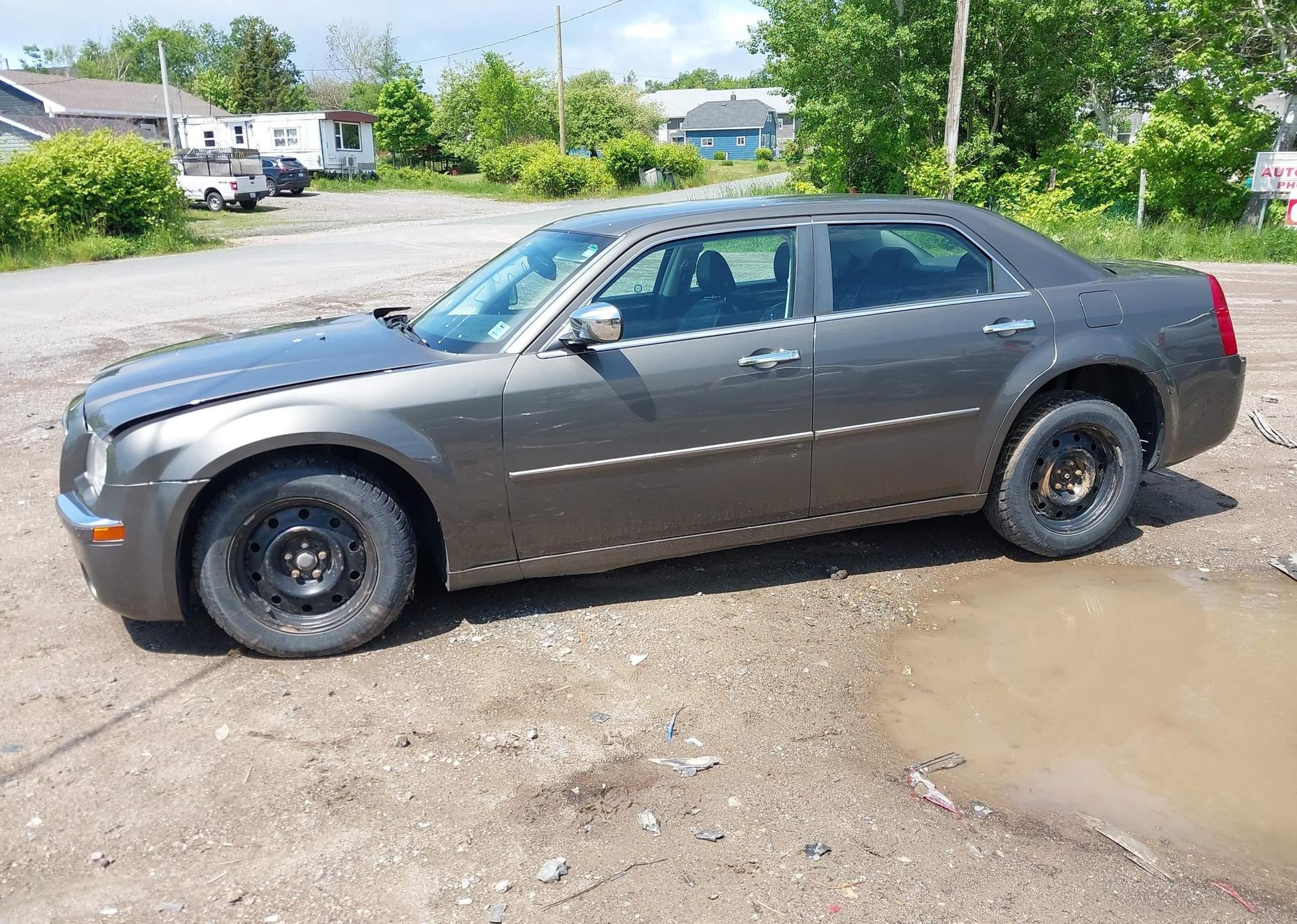 2010 CHRYSLER 300 LIMITED