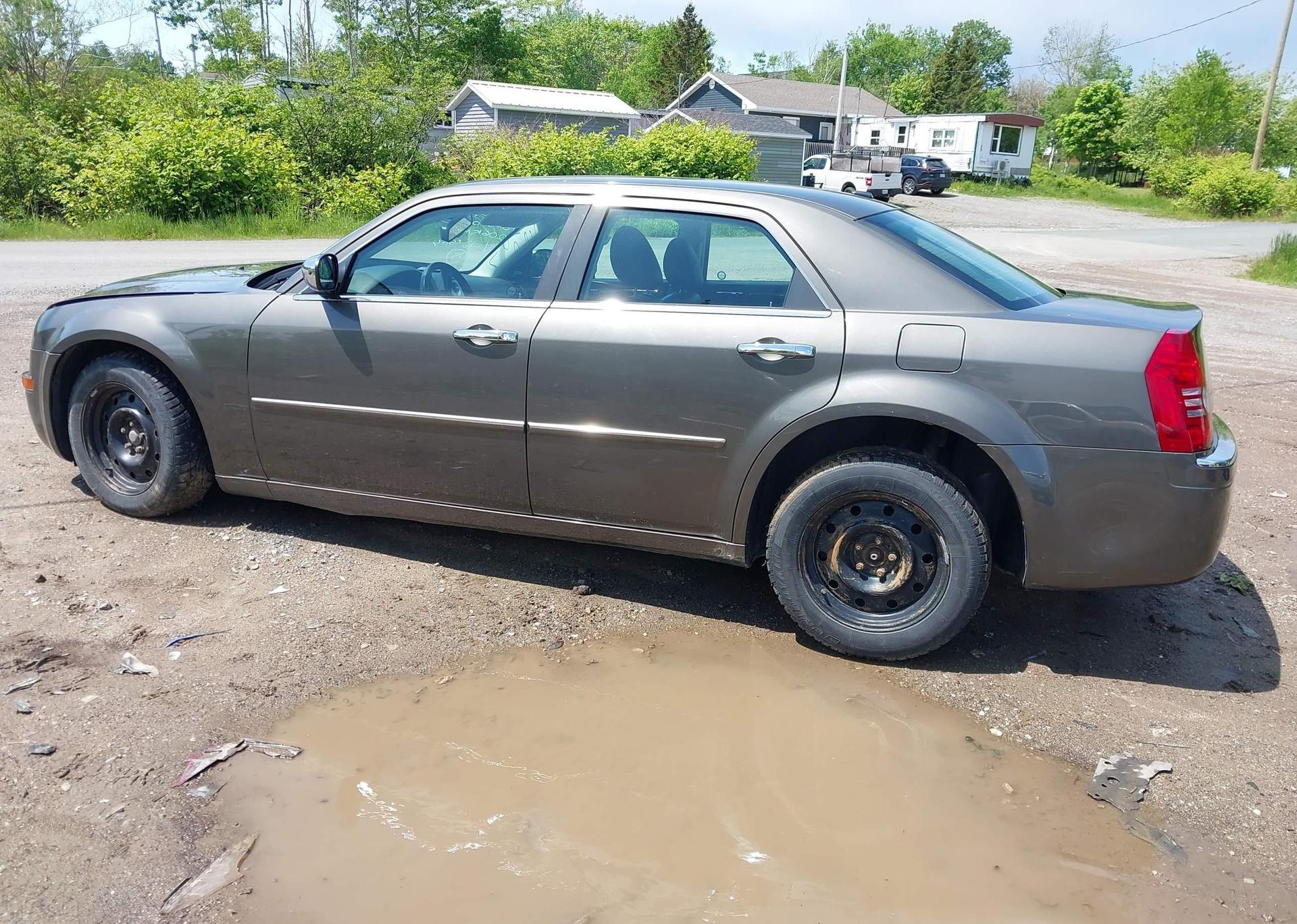2010 CHRYSLER 300 LIMITED