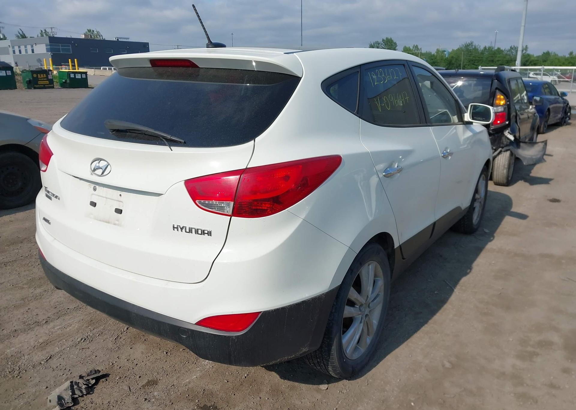 2010 HYUNDAI TUCSON LIMITED