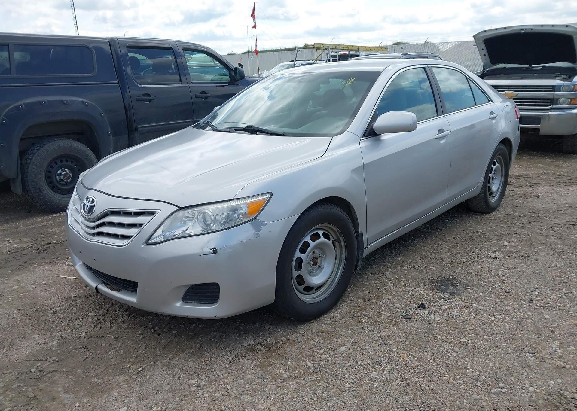 2011 TOYOTA CAMRY LE