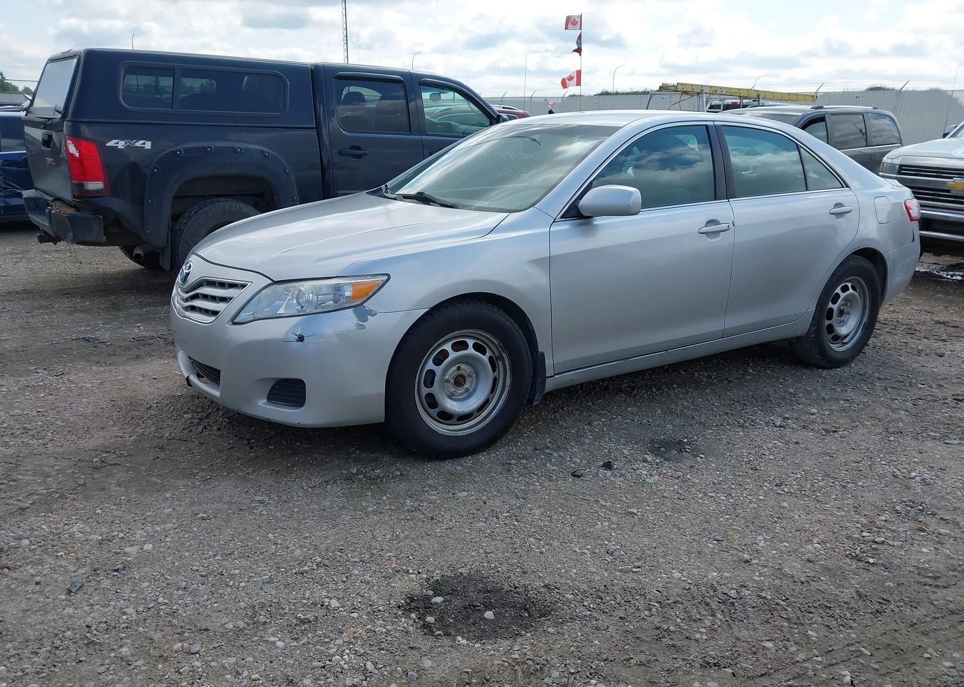 2011 TOYOTA CAMRY LE