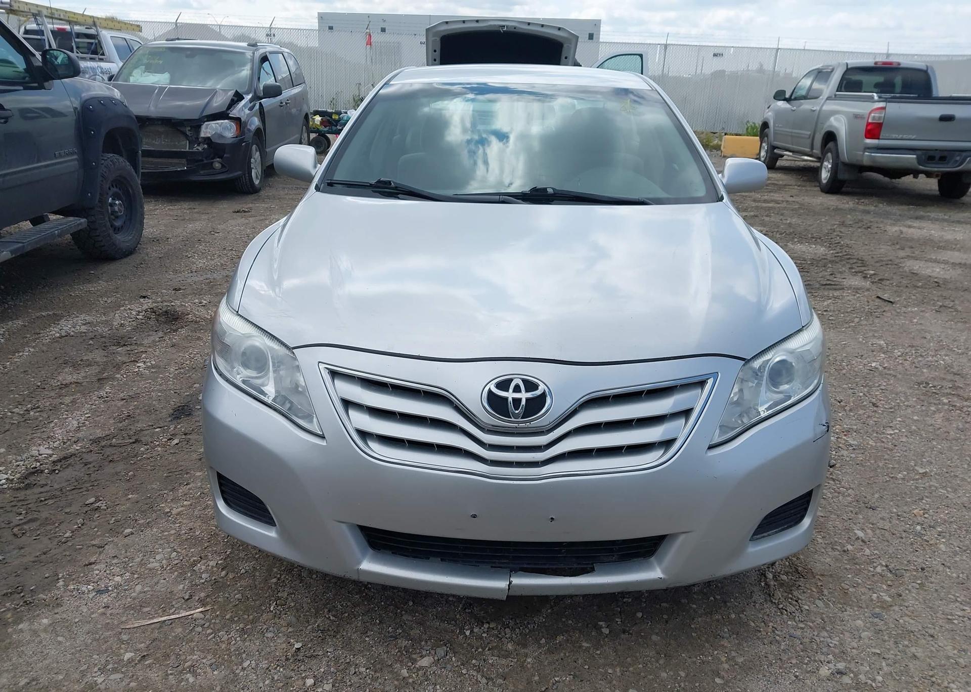 2011 TOYOTA CAMRY LE