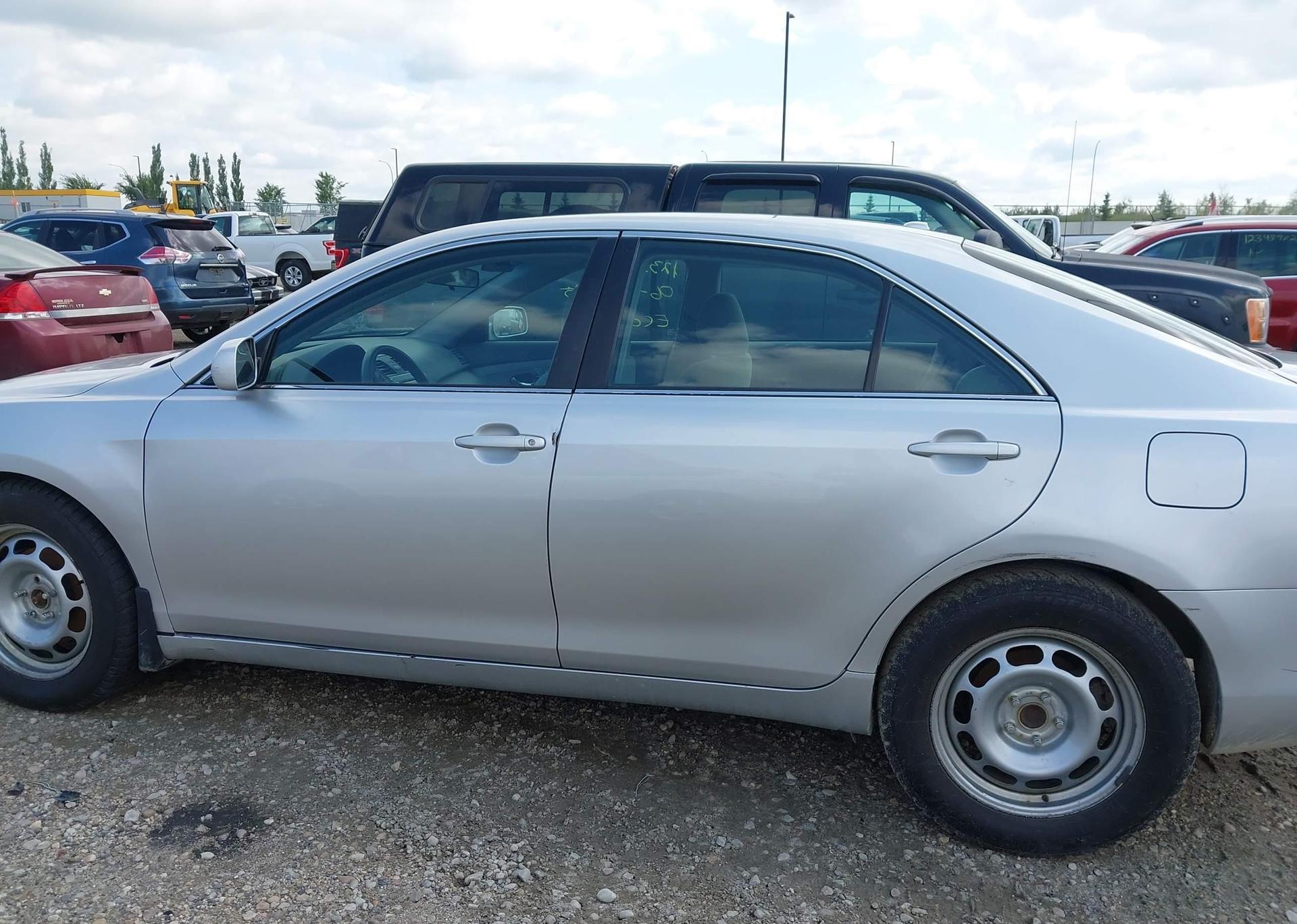 2011 TOYOTA CAMRY LE