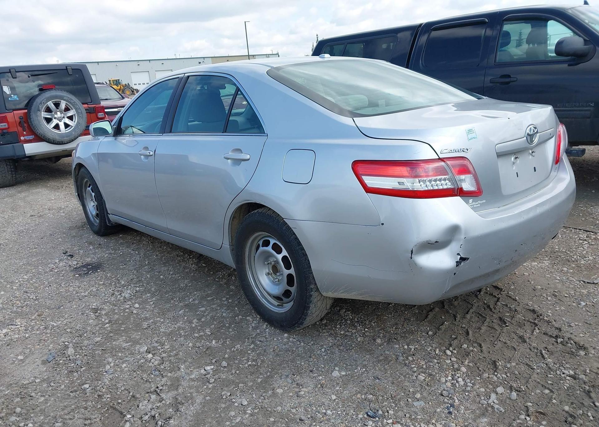 2011 TOYOTA CAMRY LE