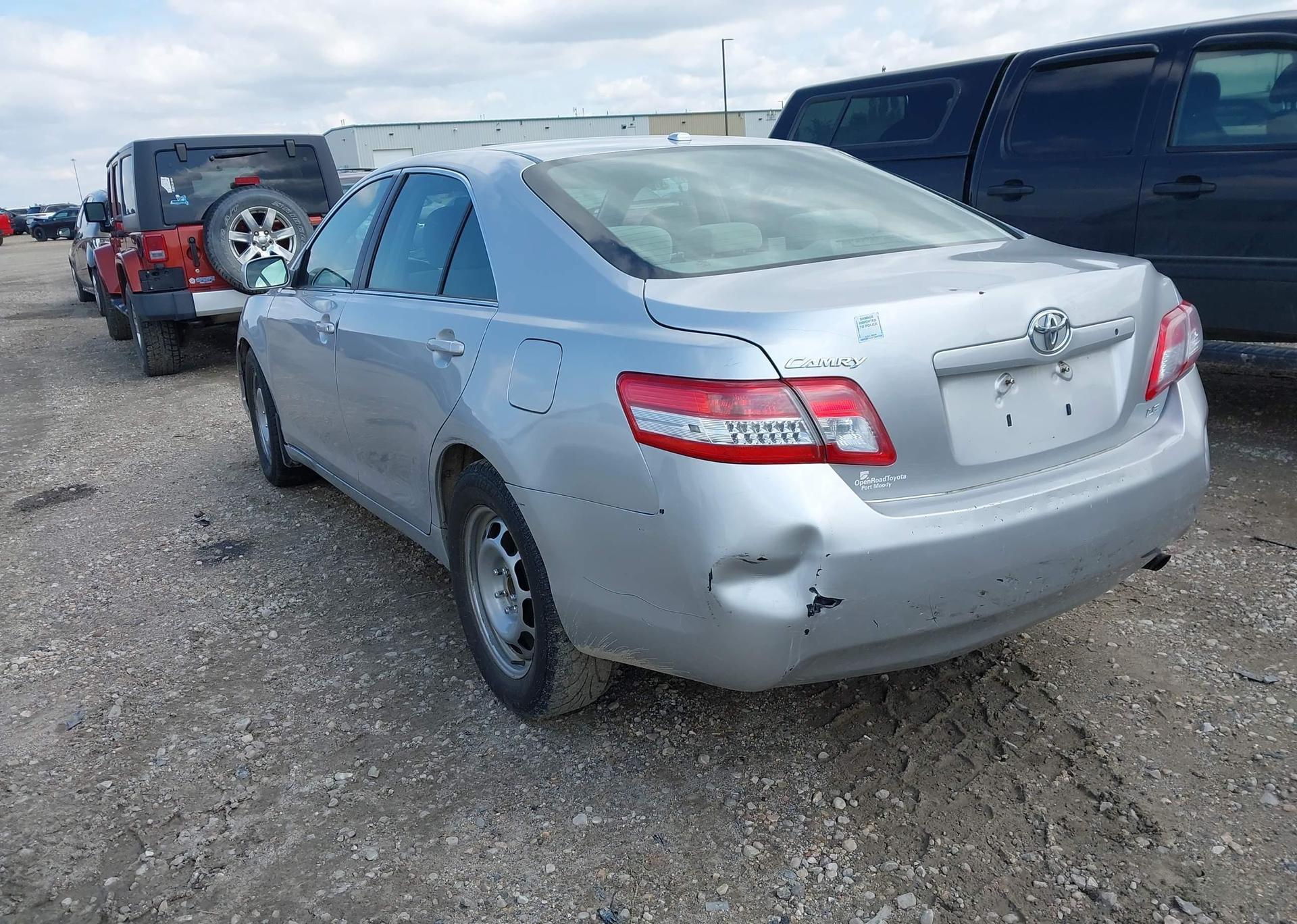 2011 TOYOTA CAMRY LE