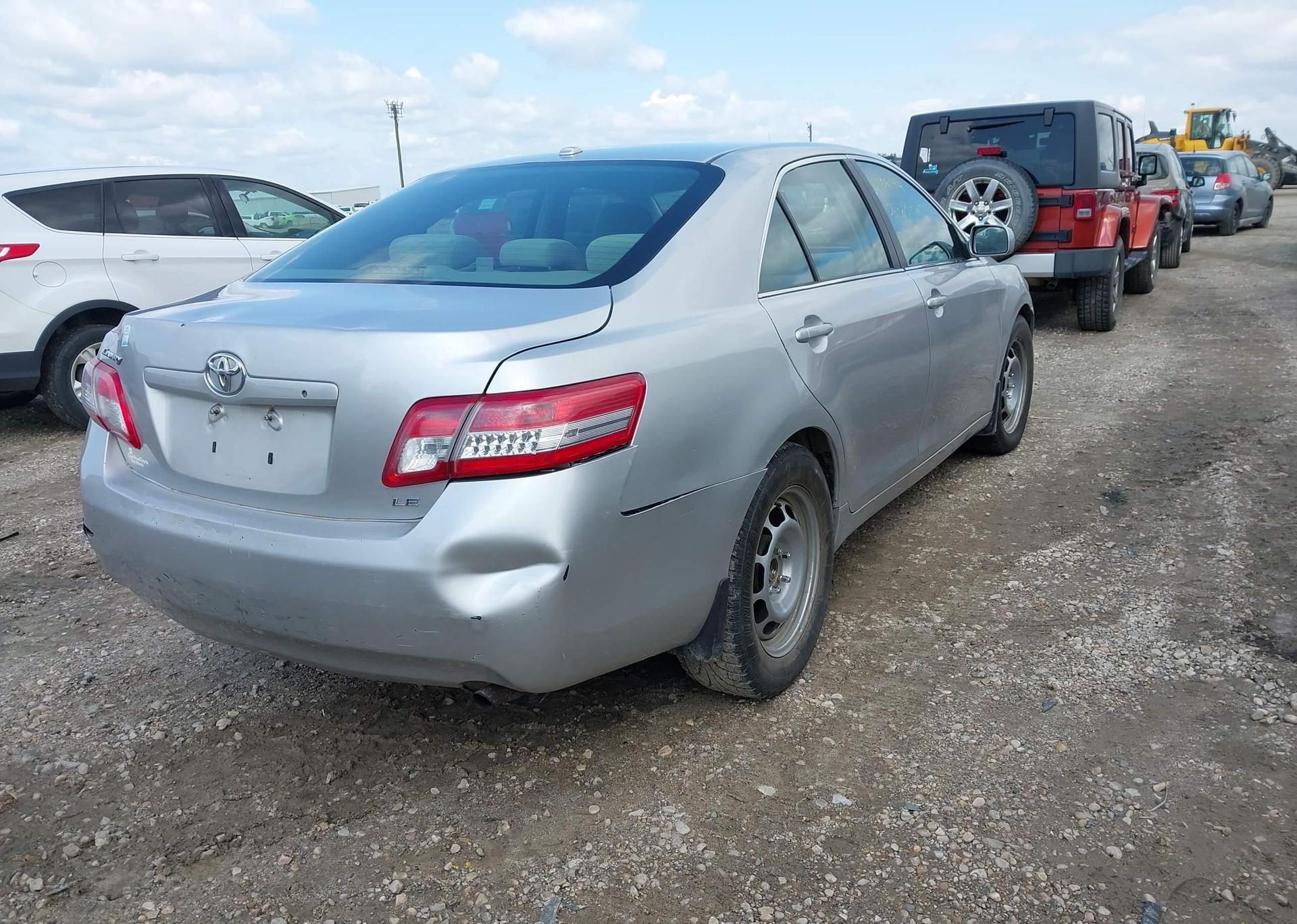2011 TOYOTA CAMRY LE