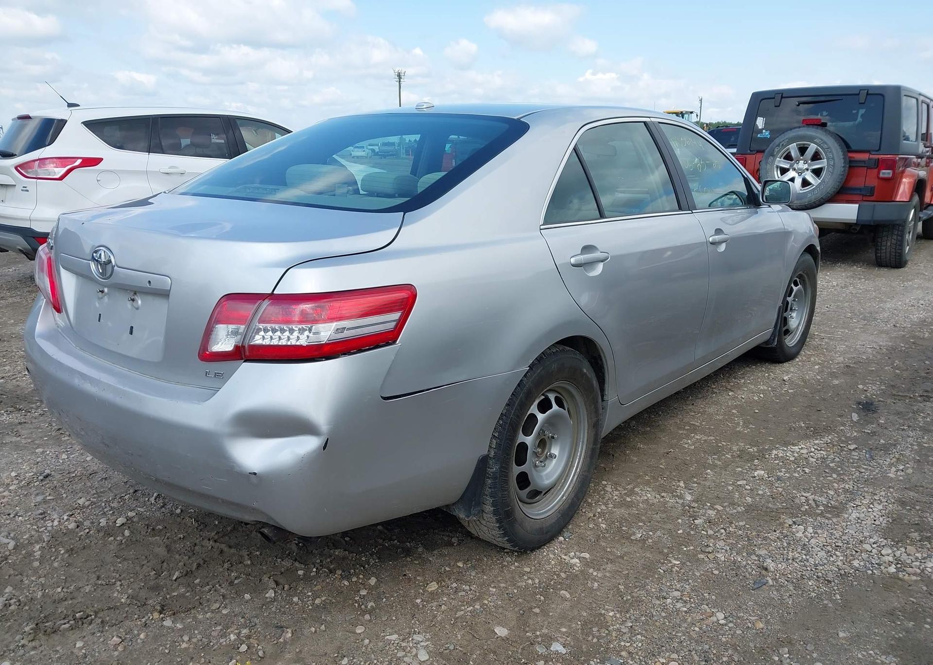 2011 TOYOTA CAMRY LE