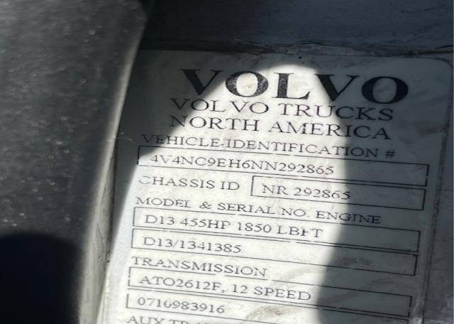 2022 VOLVO tractor