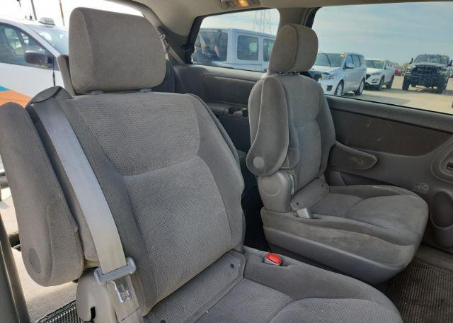 2005 TOYOTA SIENNA CE